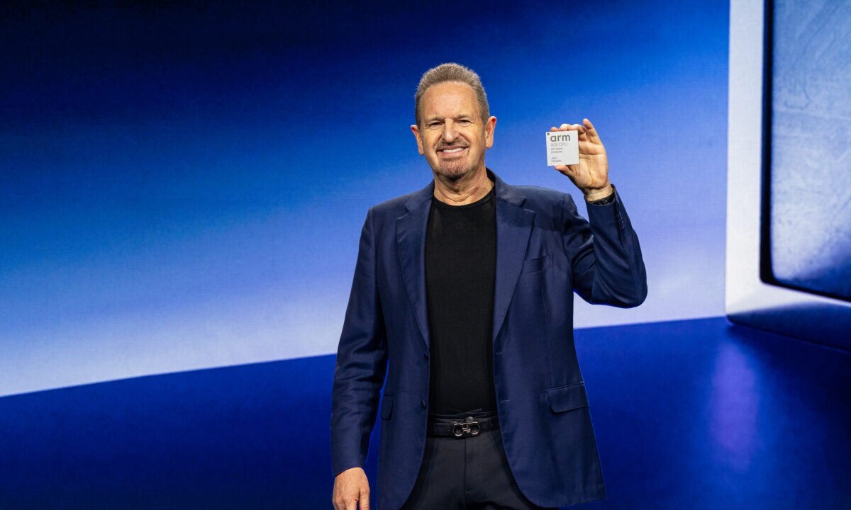Arm走向台前：首款CPU能效比爆杀x86，Meta、OpenAI疯狂押注