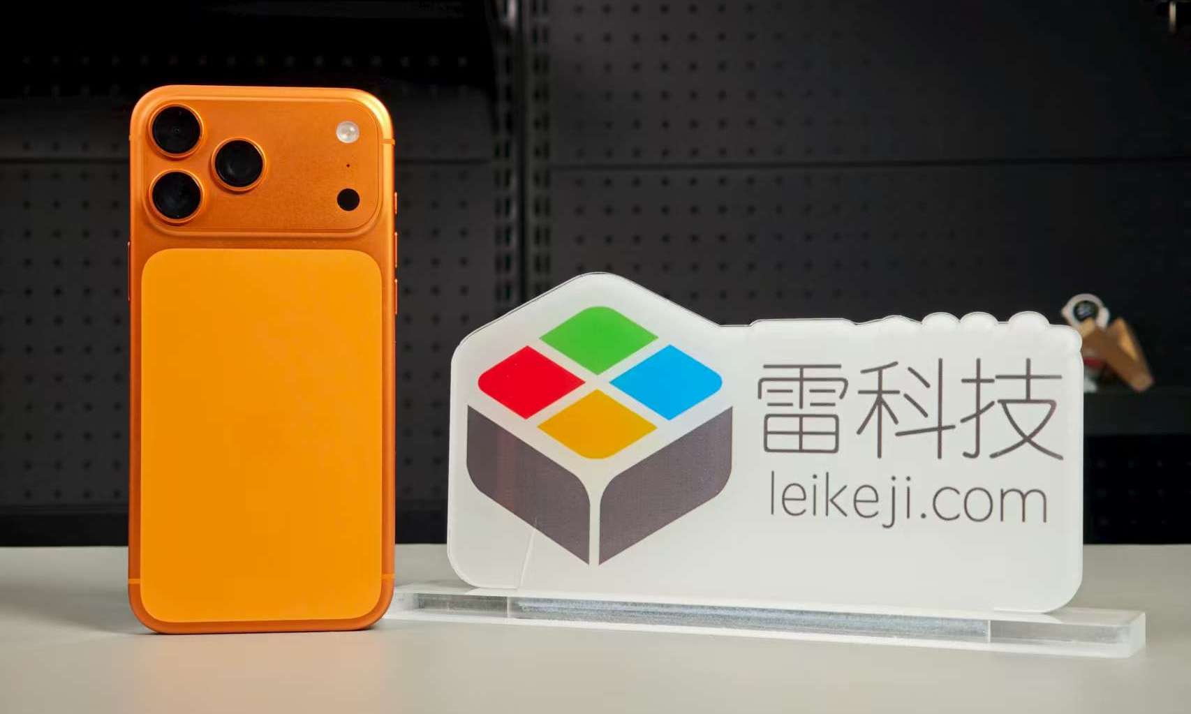 才发售就崩溃?iPhone 17相机出故障了，翻车成行业常态