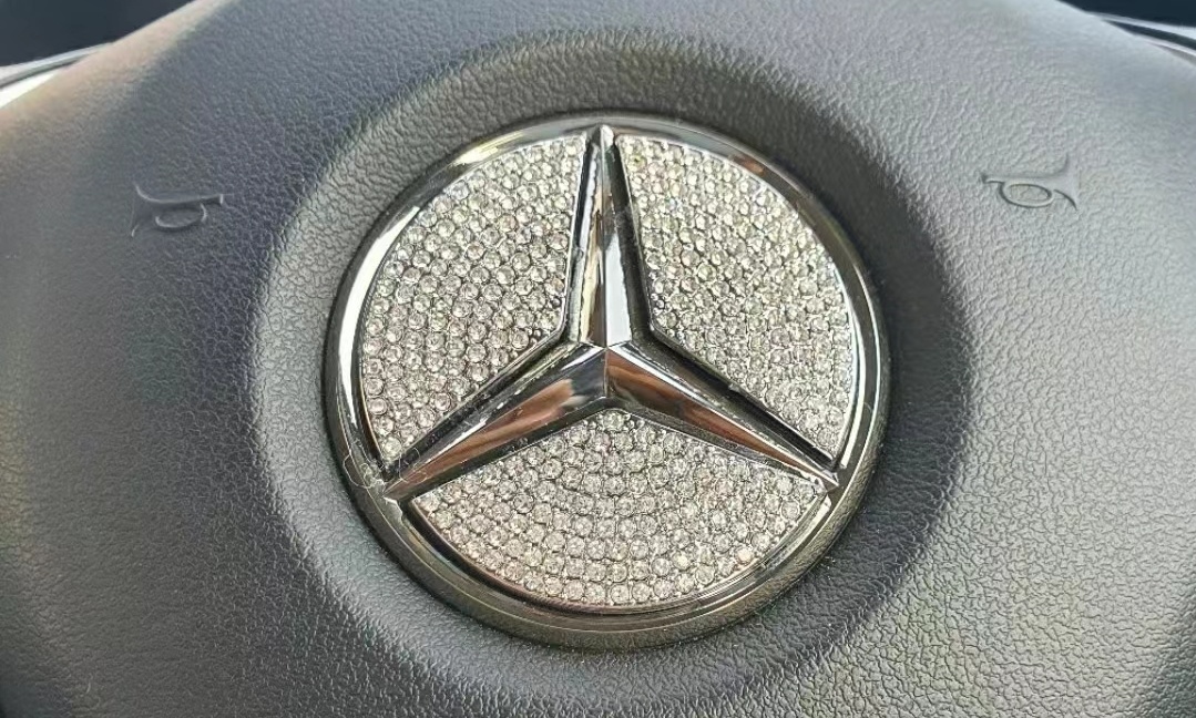 爆炸威力不亚于地雷！谁还在给方向盘贴“钻石”？！