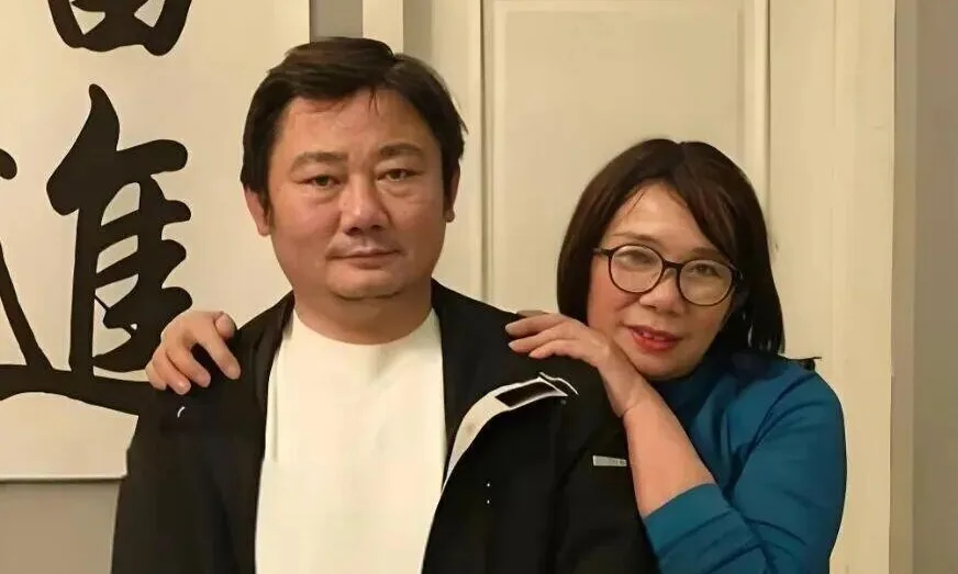 登上热搜!张雪妈妈时隔30年再回老家,她的经历比儿子夺冠还精彩