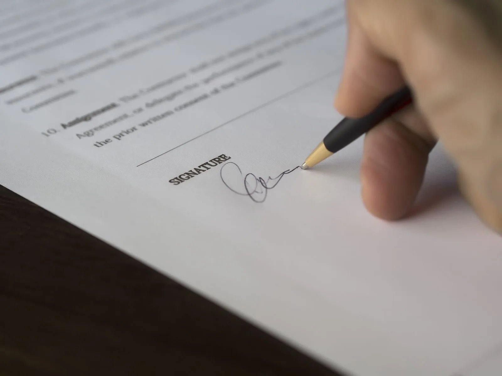 04-ip-licensing-contract.jpg