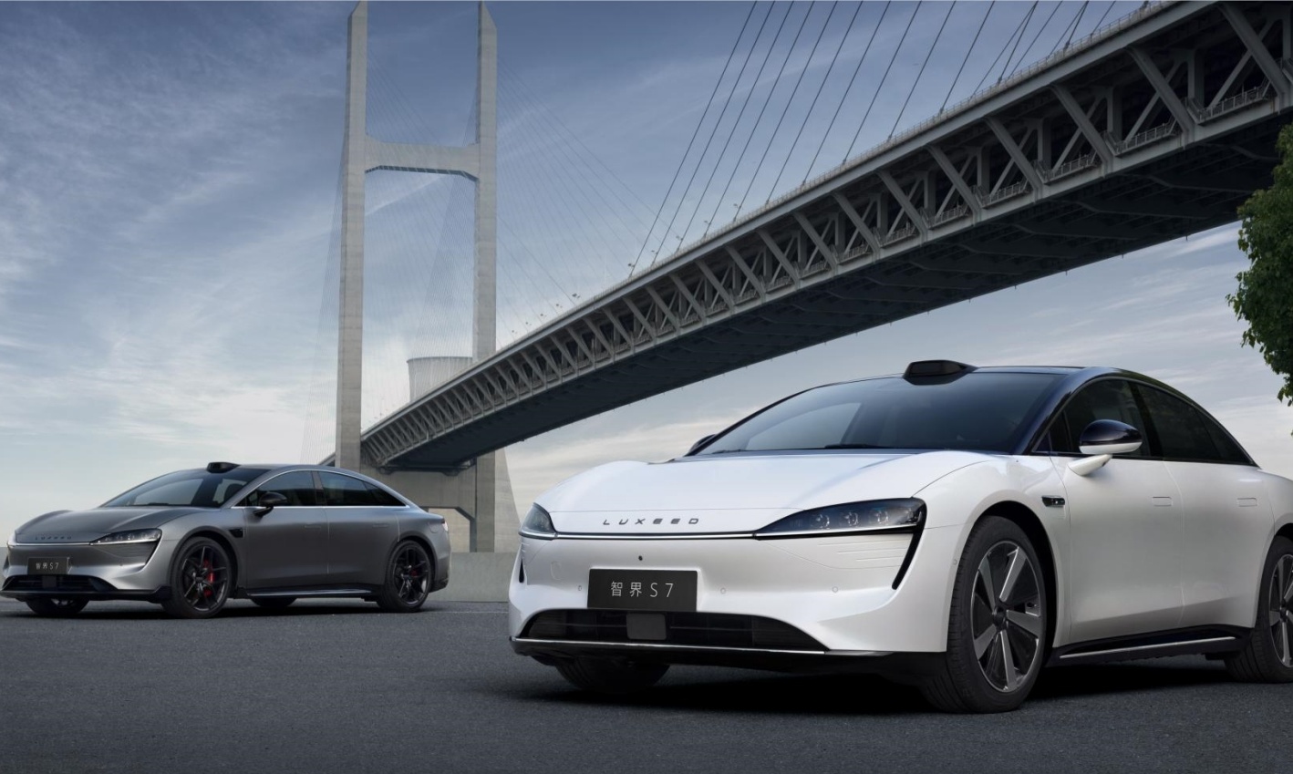 比问界新M7还猛！智界S7两天订单破万台，特斯拉慌了吗