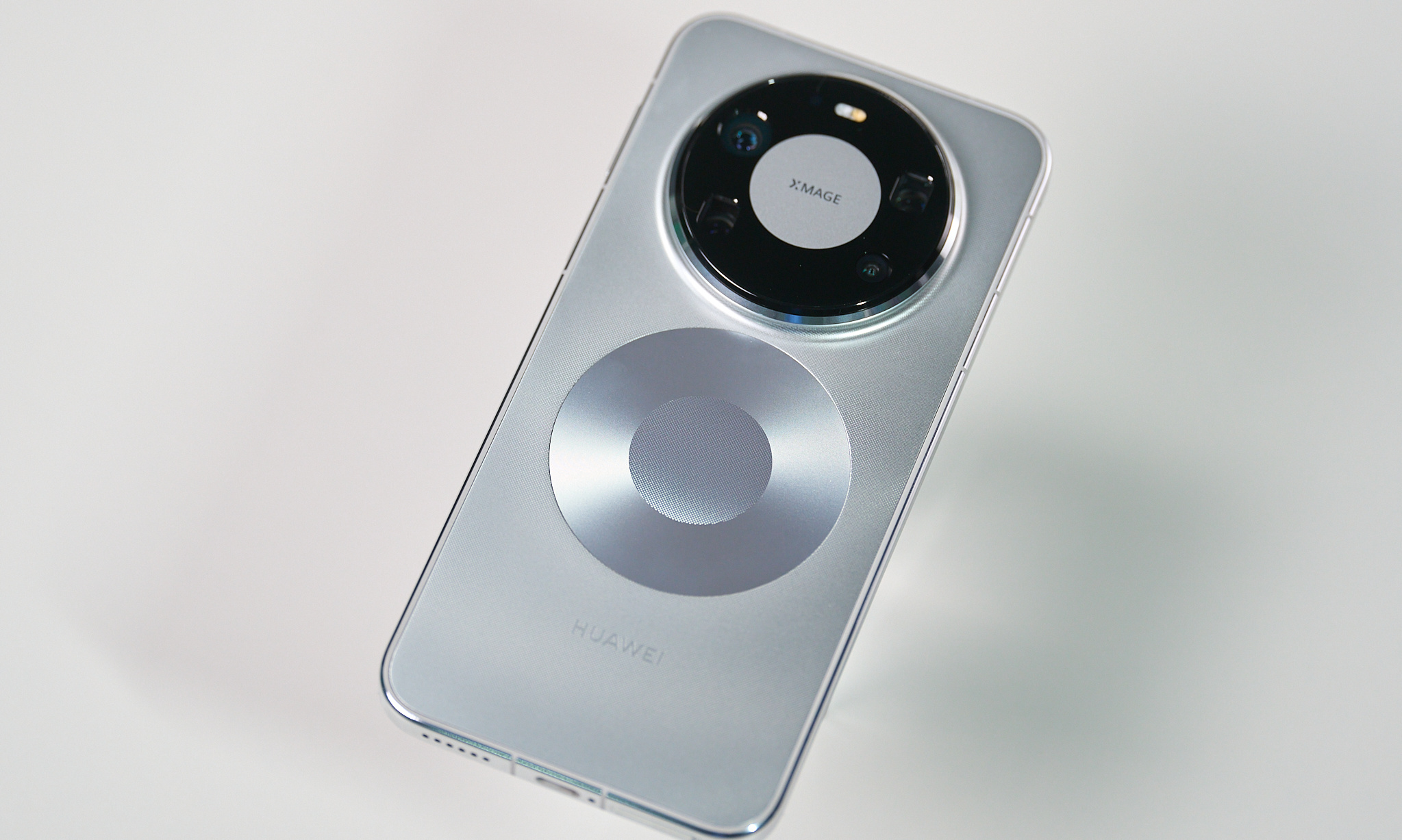 华为Mate80 Pro Max上手:影像更稳了,鸿蒙更顺了