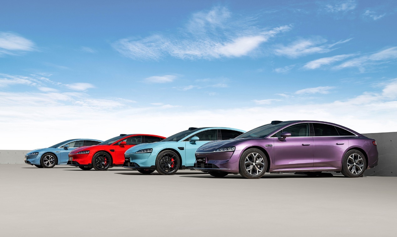 智界新S7开启预售门店火爆,将亮相广州车展