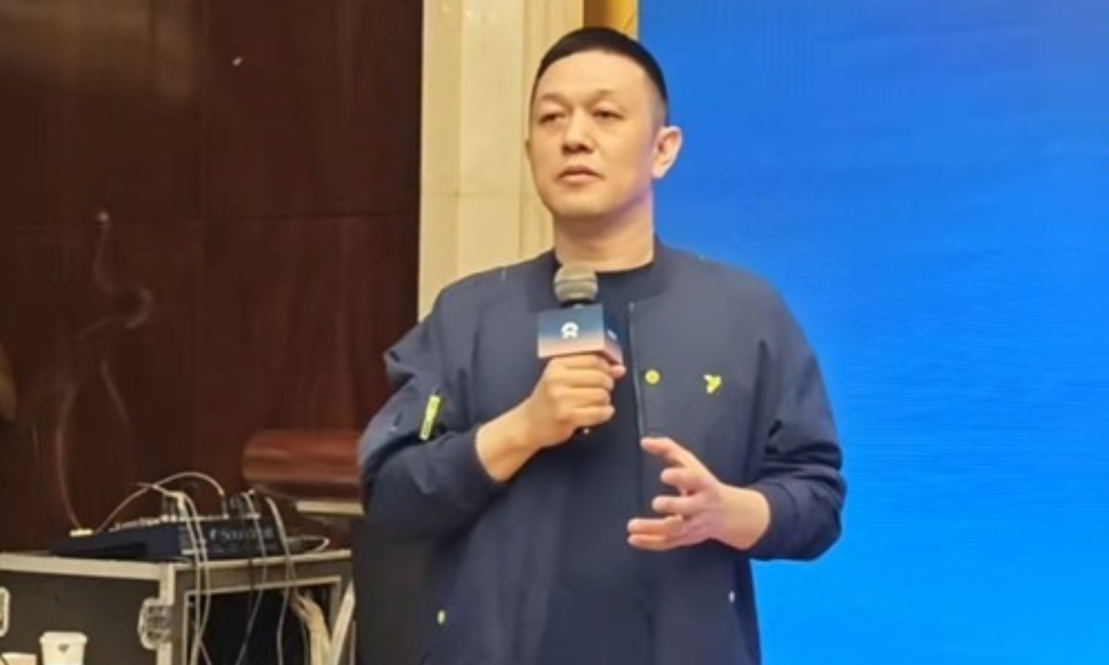 蔚来李斌回应被网暴：我无所谓，CEO的责任之一是娱乐大家！