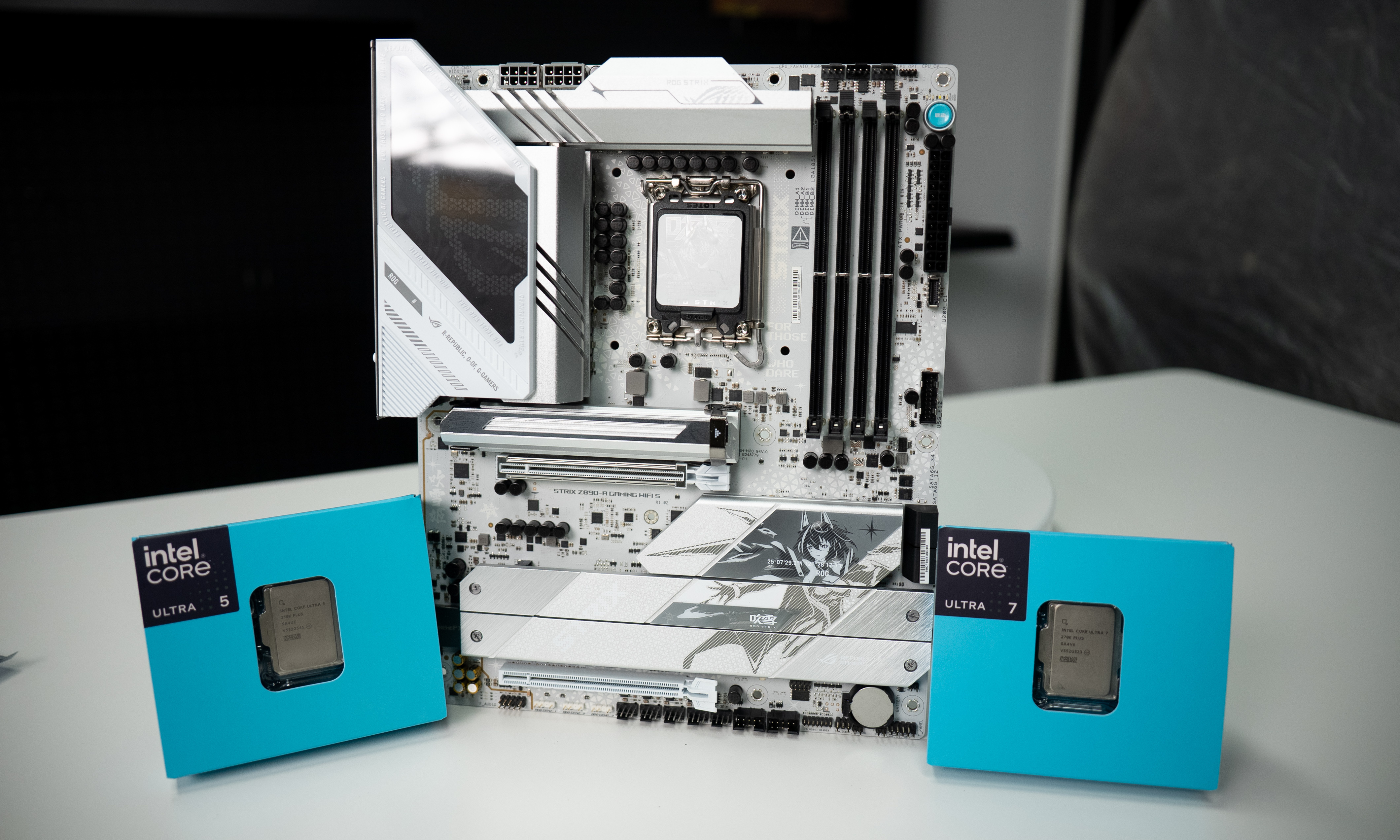 英特尔丢王炸了！新酷睿性价比炸裂，实测Ultra7性能反超Ultra9