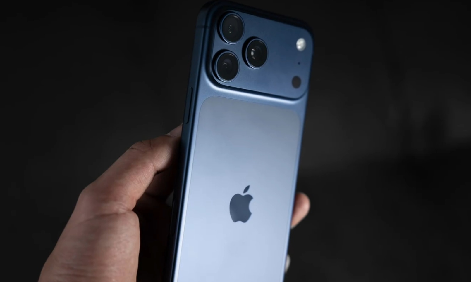 变厚变重！iPhone 18 Pro Max反向升级，把果粉整懵了
