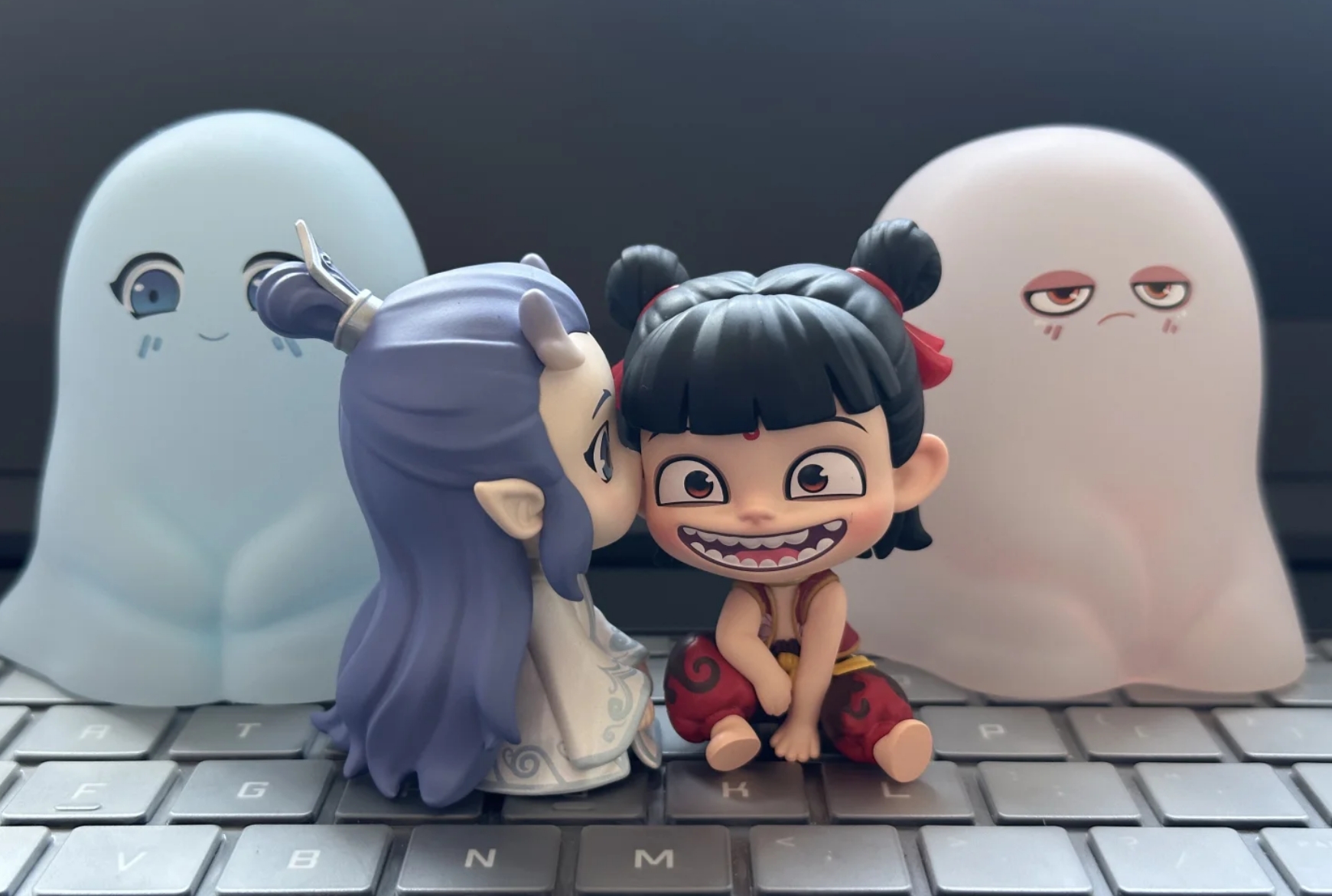 《哪吒2》火爆全网，泡泡玛特意外火了？网友：69元太香了！