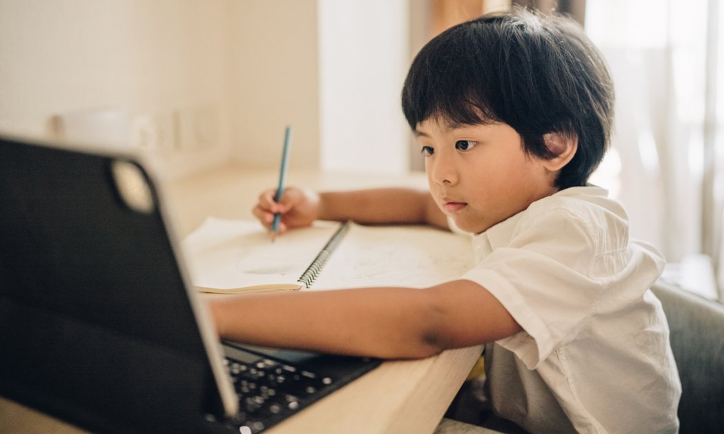 教育硬件市场起起伏伏,只有平板电脑留了下来?