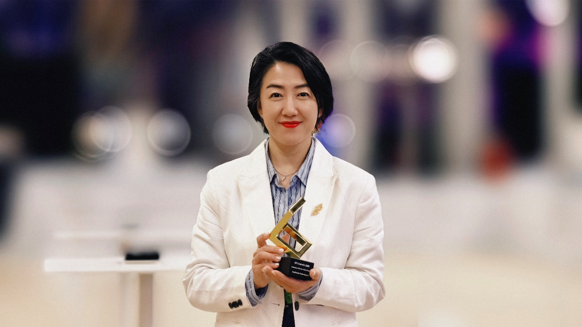 穿着白色衣服的人
AI 生成的内容可能不正确。