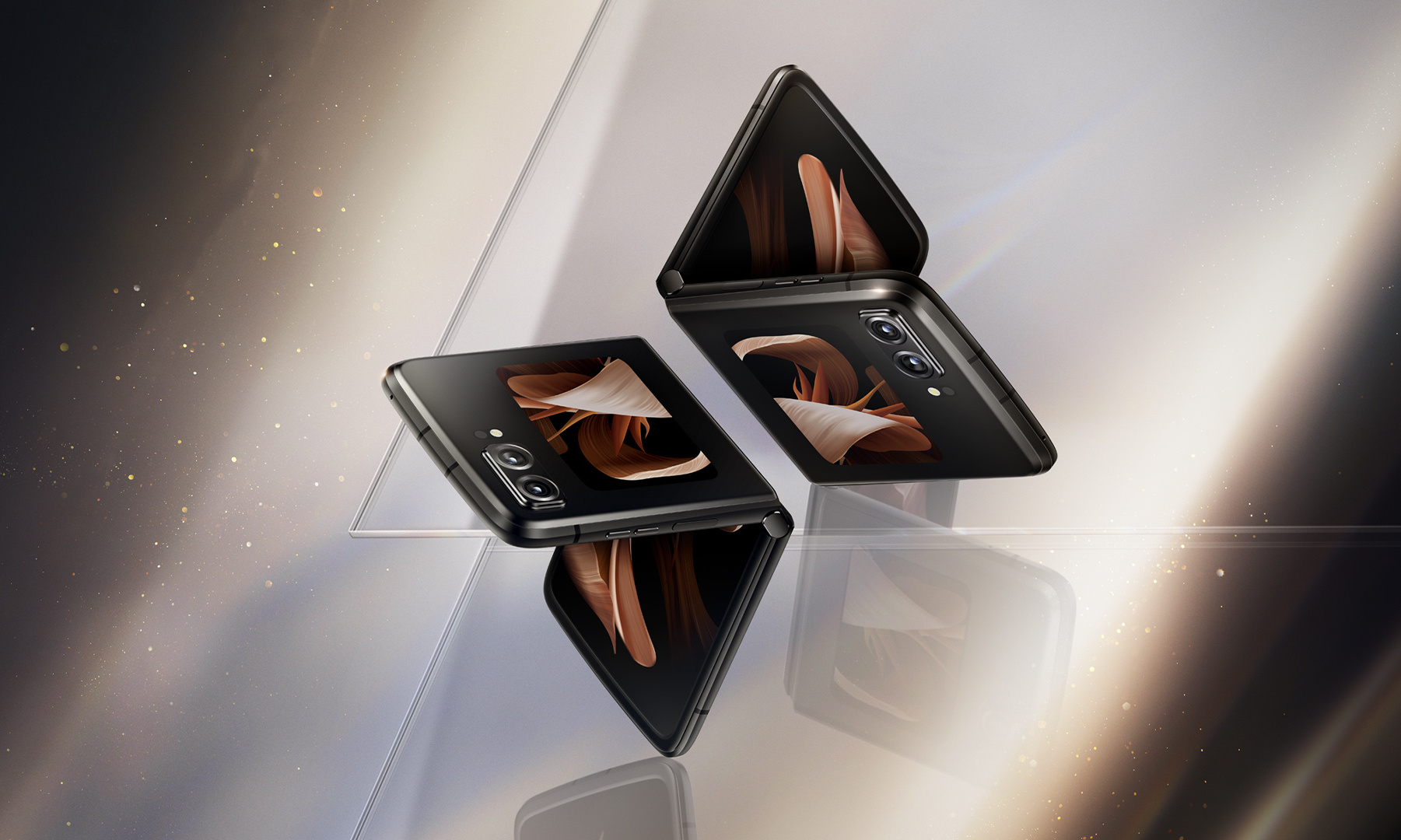 卷王再出手!摩托罗拉新款折叠屏手机官宣:无公摊大外屏