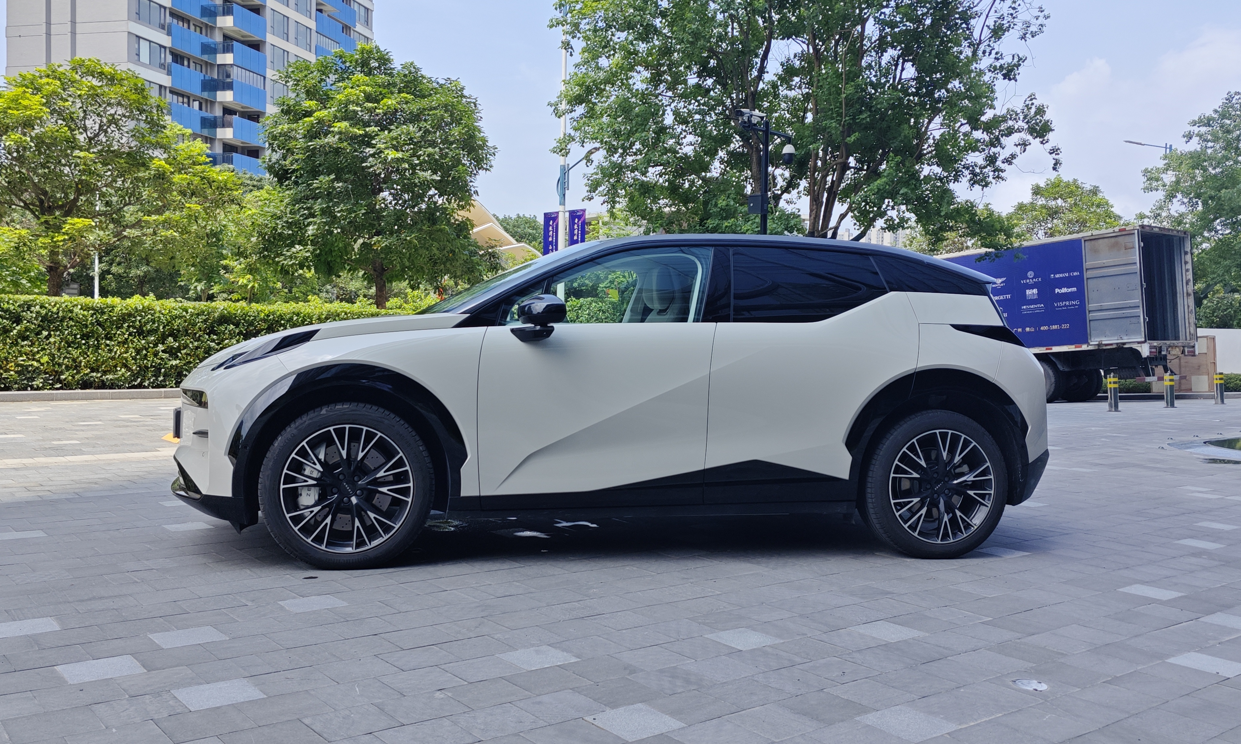 试驾“小而美”的极氪X后，我发现“紧凑型豪车”还是靠谱的