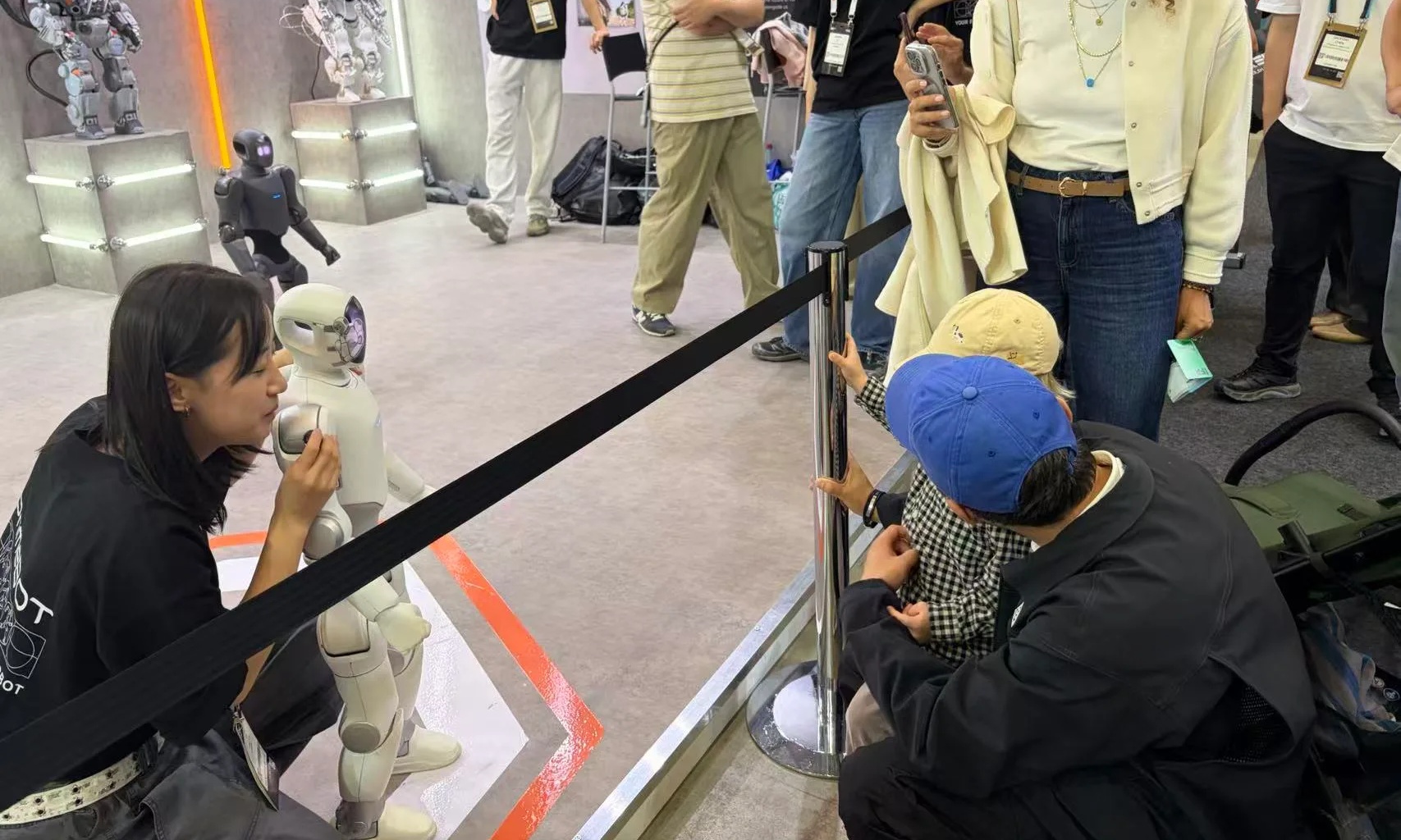 无人家务之风吹到了IFA:家电成了智能体,还长出了手脚