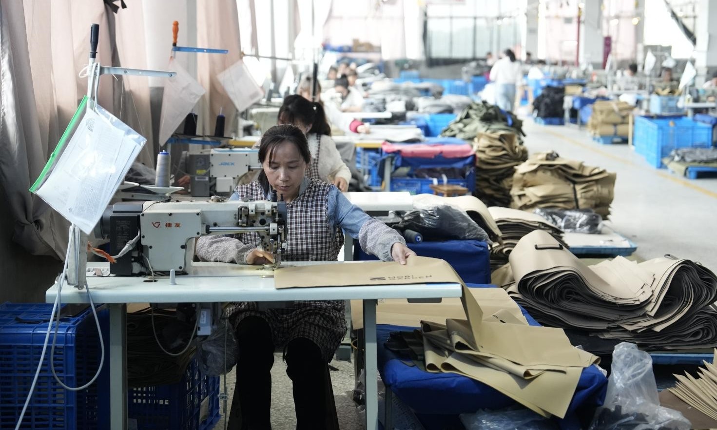 3000亿露营市场催生“隐形冠军”：中国工厂靠自建品牌突围