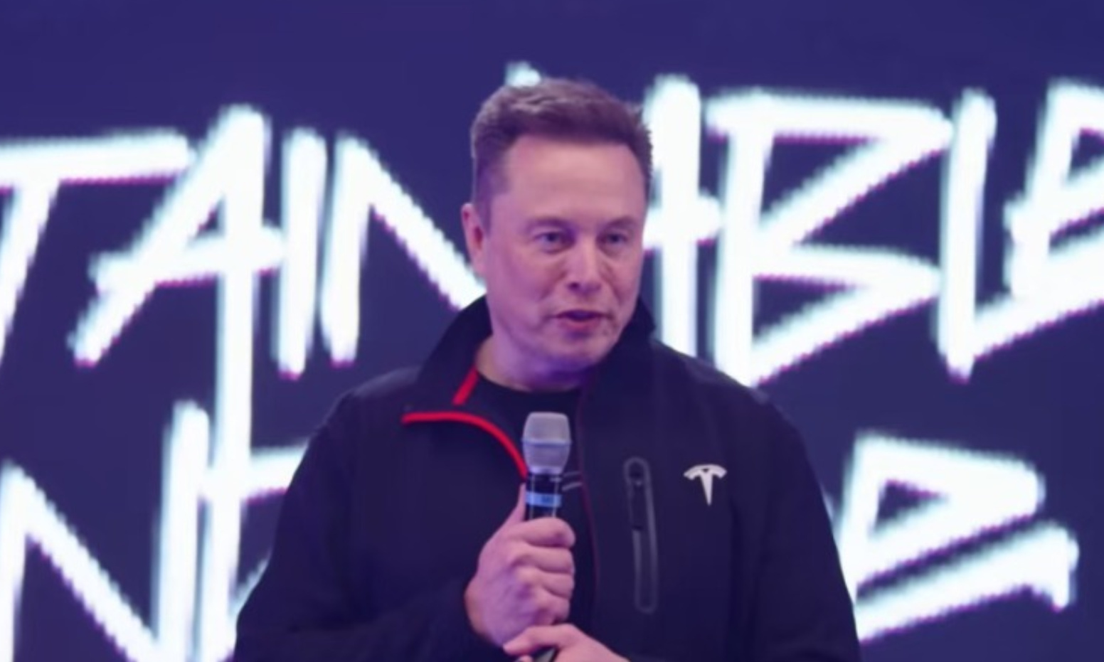 马斯克十年磨一剑！特斯拉FSD首次实现零接管横穿美国