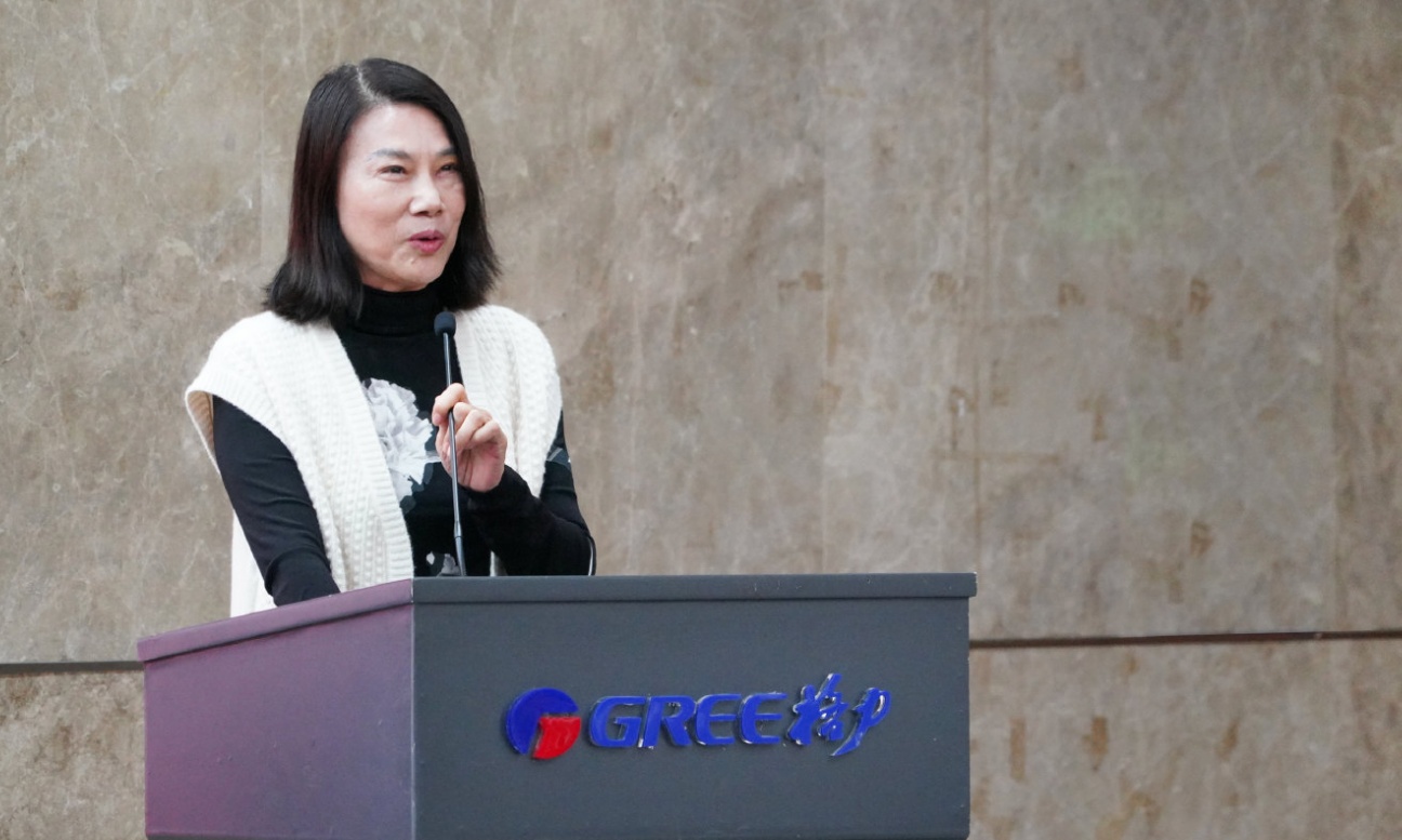 全网刷屏！董明珠炮轰「加班文化」，内卷没有意义