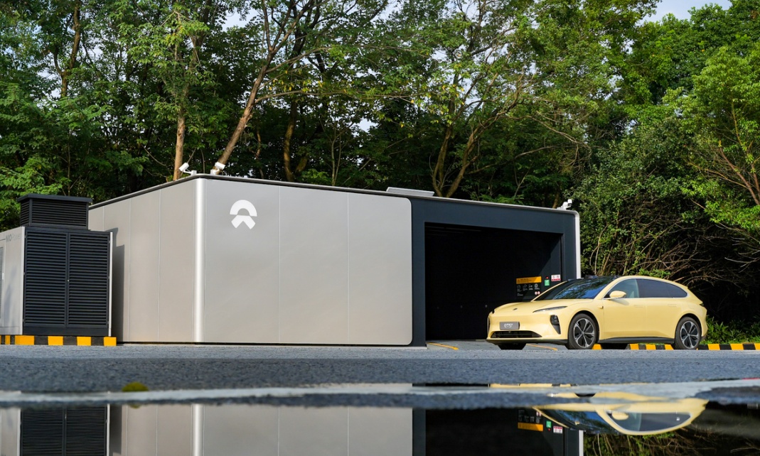 「蔚小理」Q2财报解读:蔚来稳住局面,小鹏会省钱,理想焦虑了?