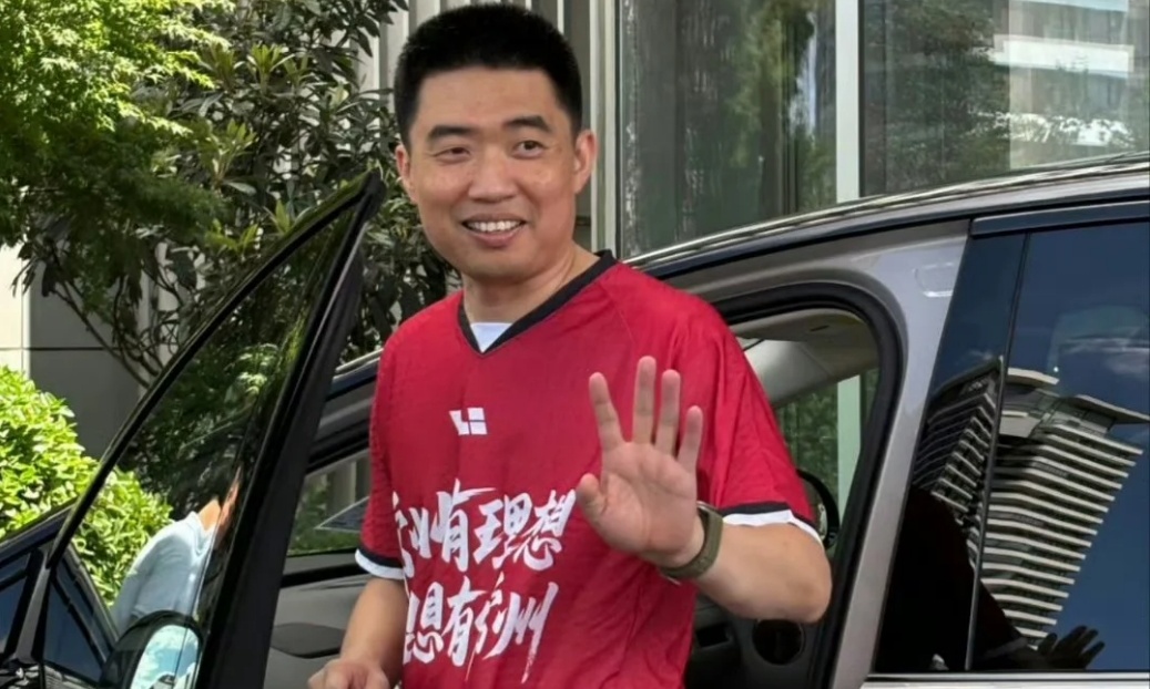 理想 i8 遭恶意抹黑？李想硬刚黑粉：无对手，闭眼入！