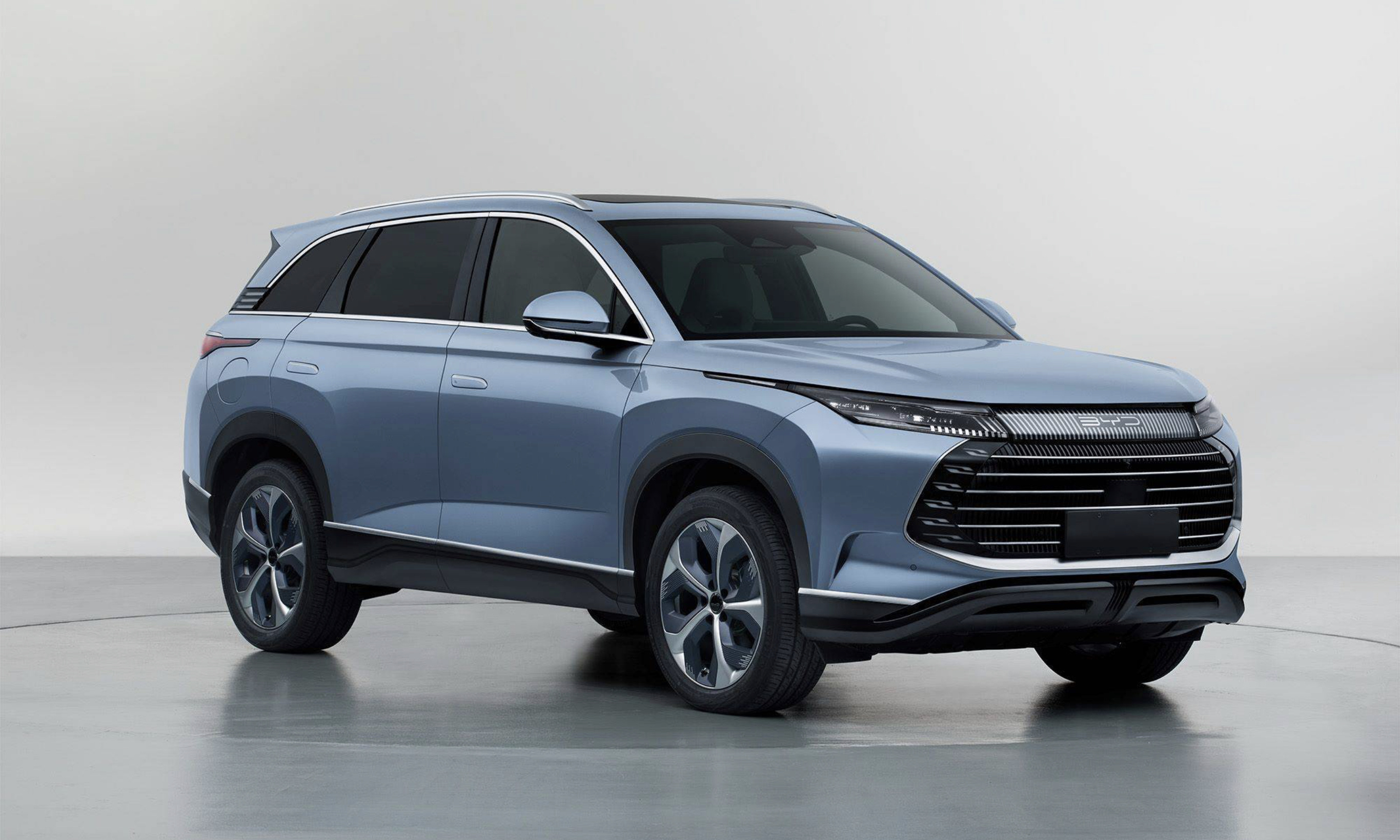 比特斯拉霸气多了！比亚迪军舰系列新车曝光：零百加速不到5秒