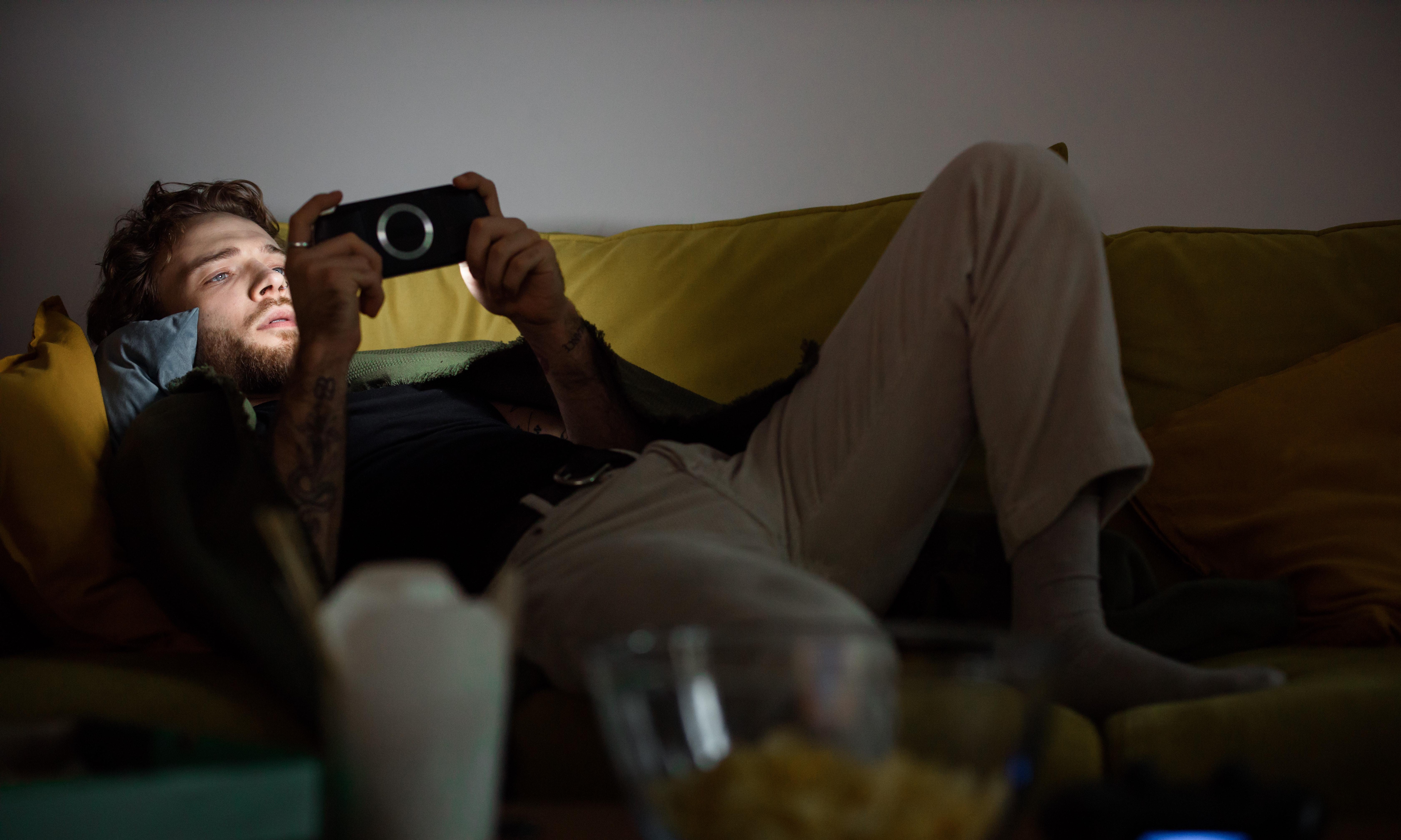 眼红任天堂？索尼全新掌机曝光：游戏必须全程联网！