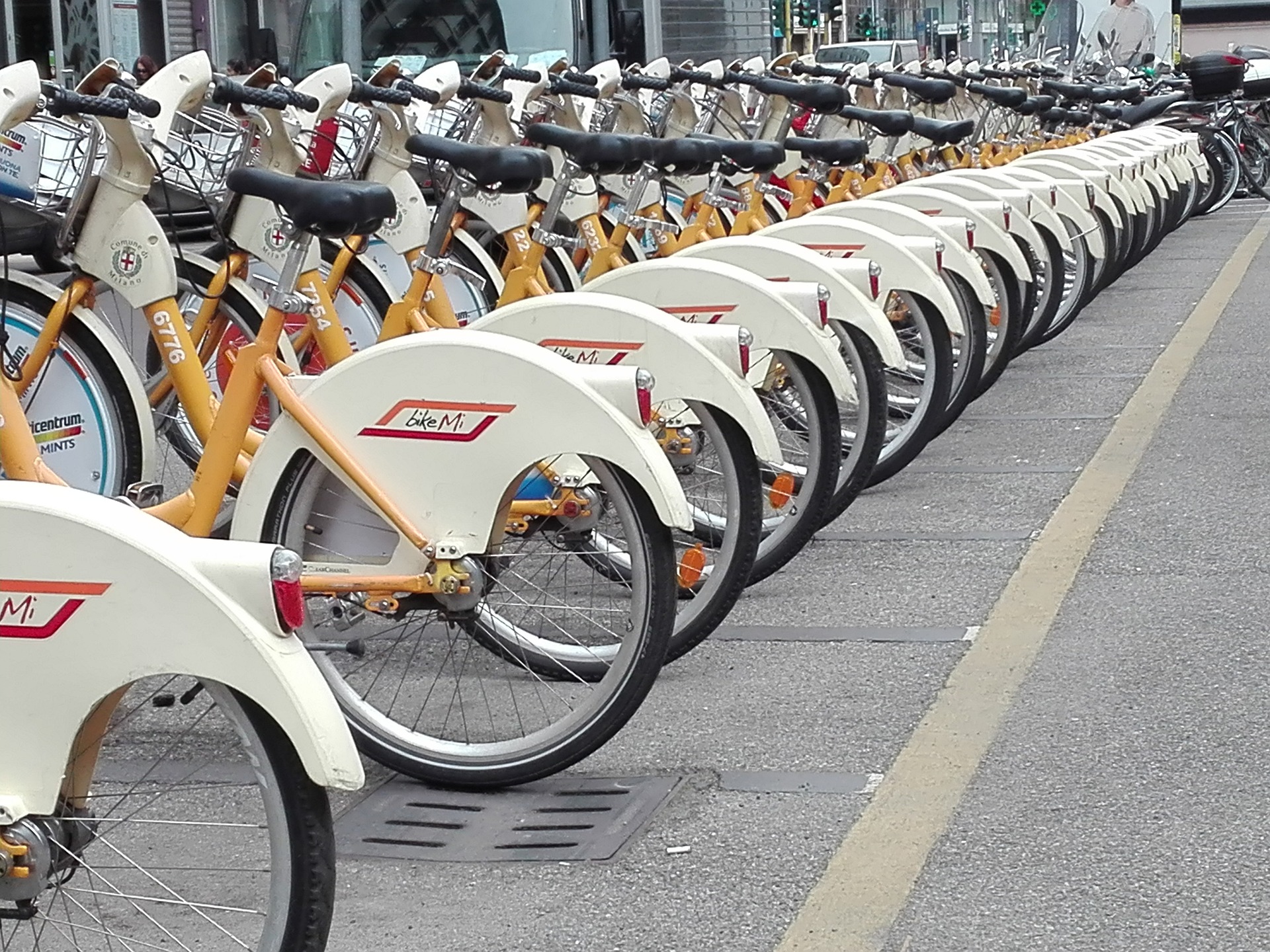 milan-bike-ge6ee168c3_1920.jpg