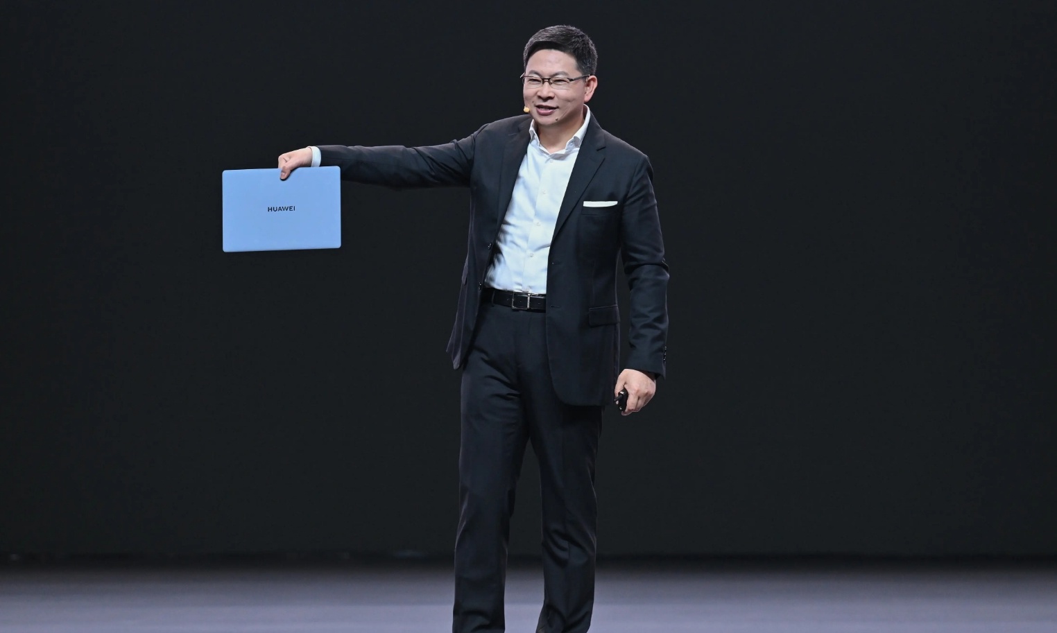 华为首款14.2英寸柔性OLED笔记本 全新华为MateBook X Pro正式发布