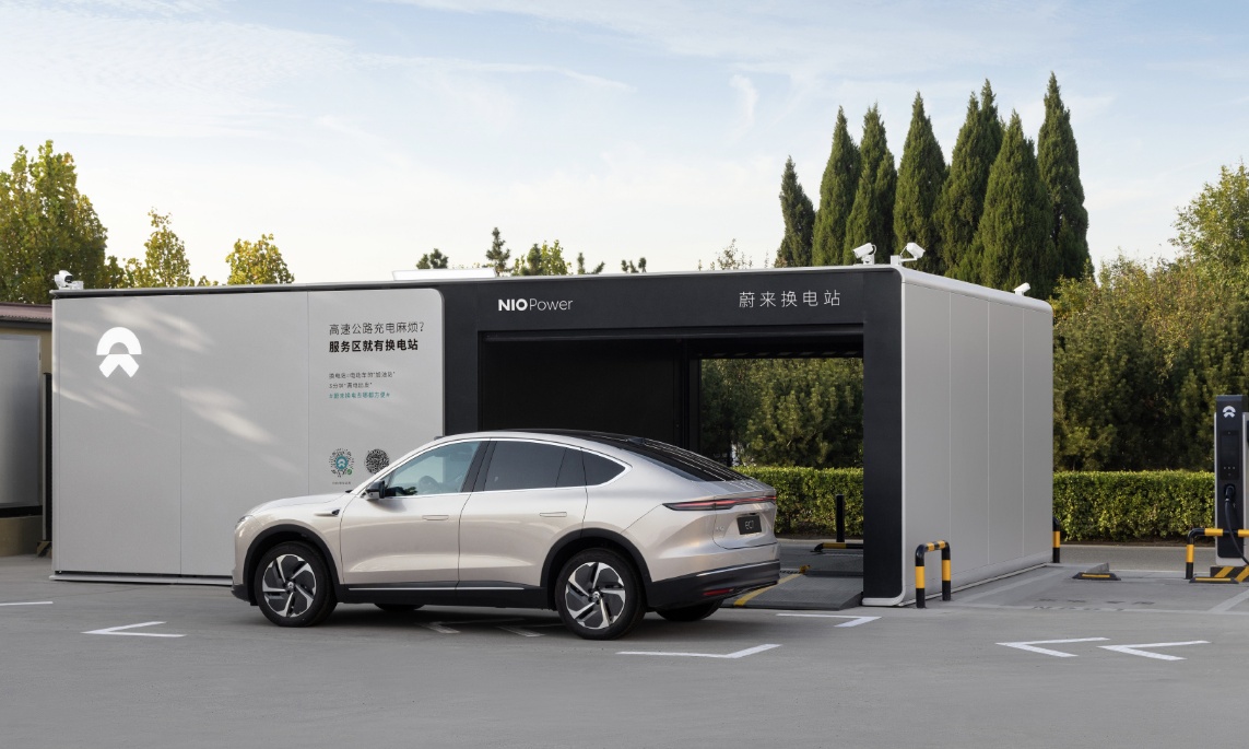 八年亏损终盈利！李斌刚松口气，就遇上比亚迪闪充挑战？