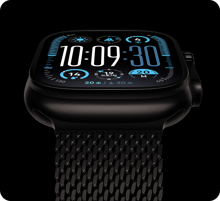 Apple Watch Ultra 2，展示黑色钛金属表壳、黑色金属连接件和时钟屏幕。