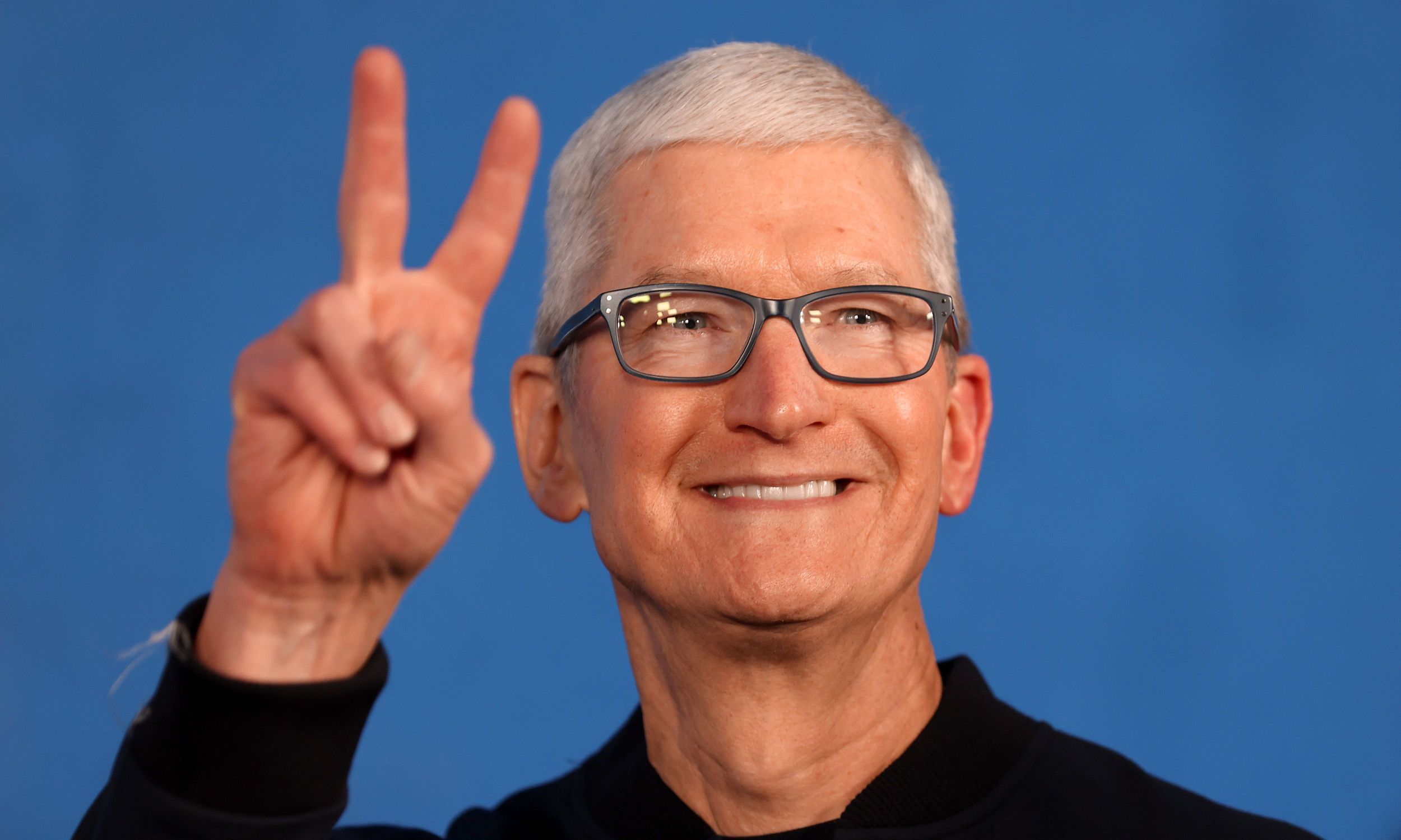全网都在问！库克现身北京，网友：你的iPhone不烫吗？