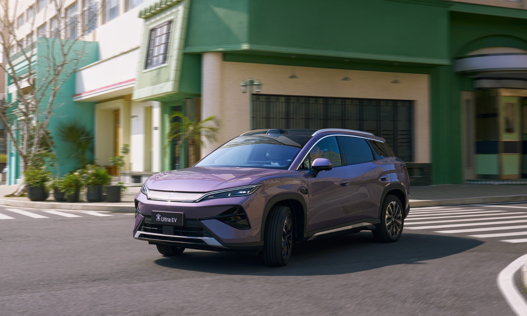 标配闪充和二代刀片电池！比亚迪宋Ultra EV上市，只要15.19万起