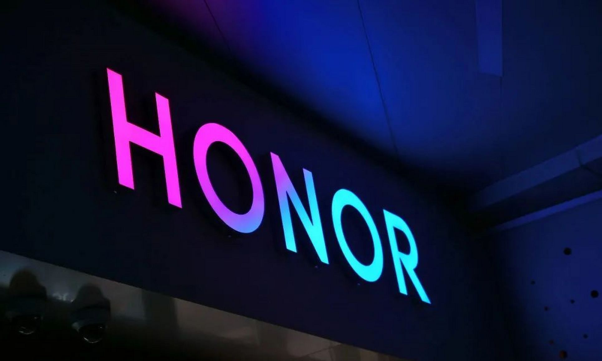 豆包手机卷土重来：字节与荣耀洽谈合作，要复刻「鸿蒙智行」模式？