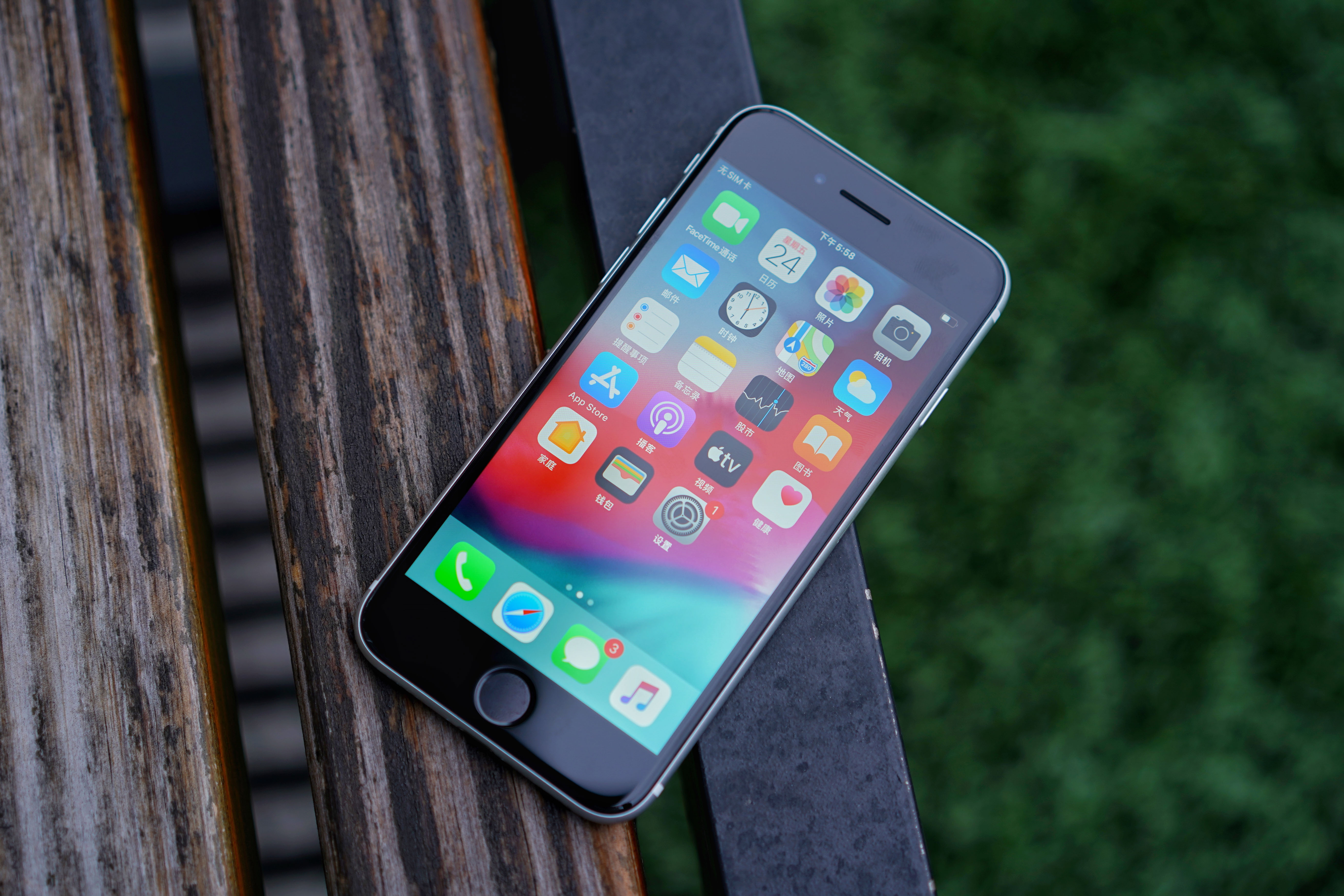 新iphone Se评测 信号还是那么烂 谁买谁后悔 雷科技