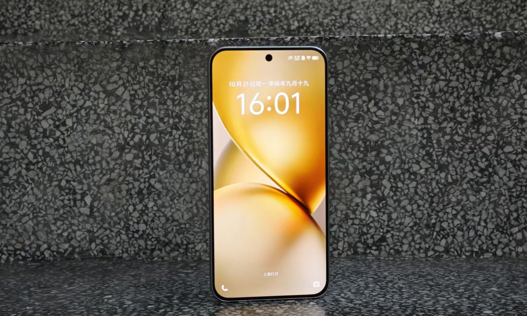 潜望长焦+5700mAh！蓝厂这款新旗舰，堪称最惊艳小屏机？