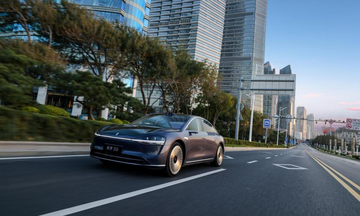 鸿蒙智行享界12月交付目标破万，豪华轿车“SBBA”新格局诞生