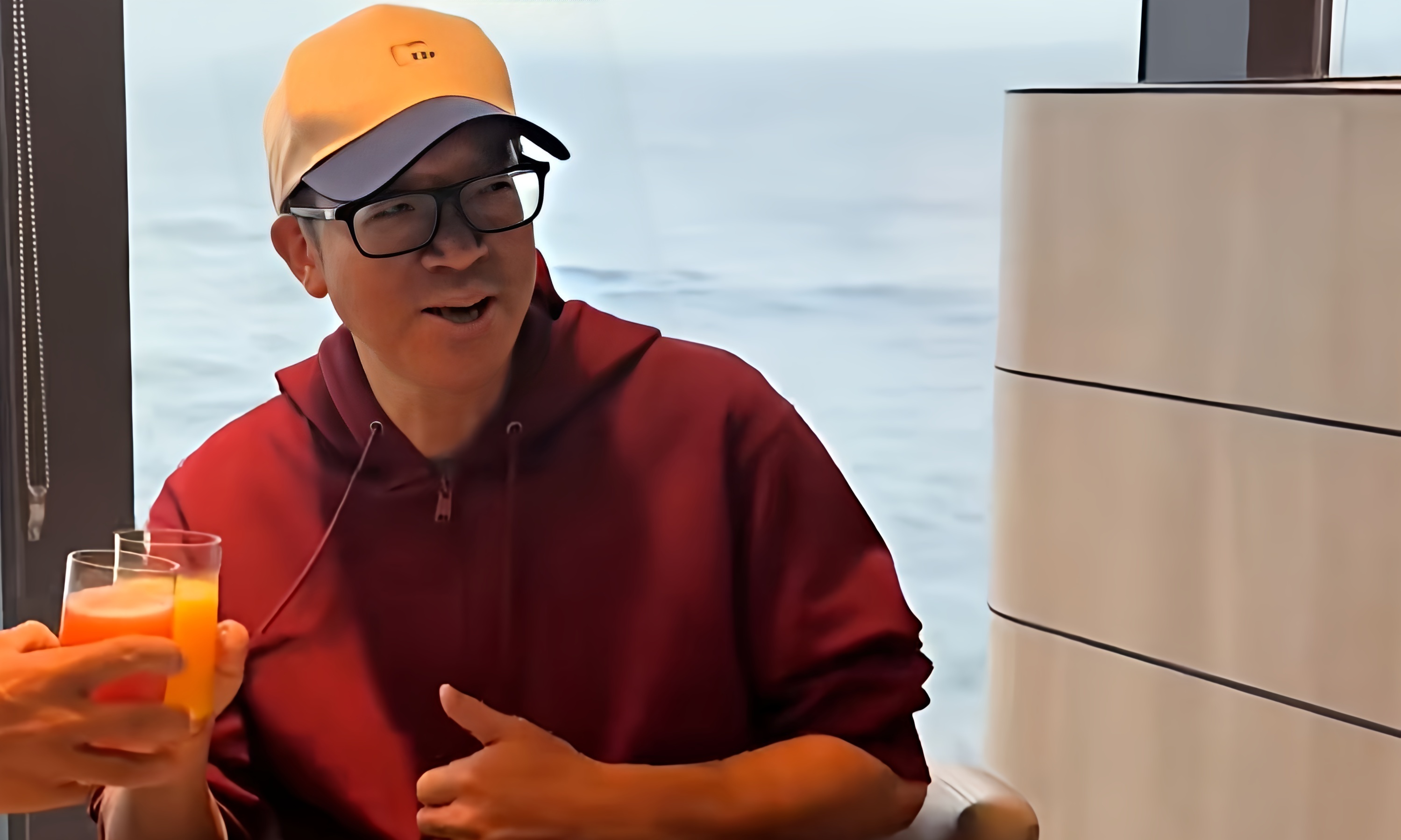 俞敏洪自曝：32年来从不对普通员工发火，我们之间没隔阂！