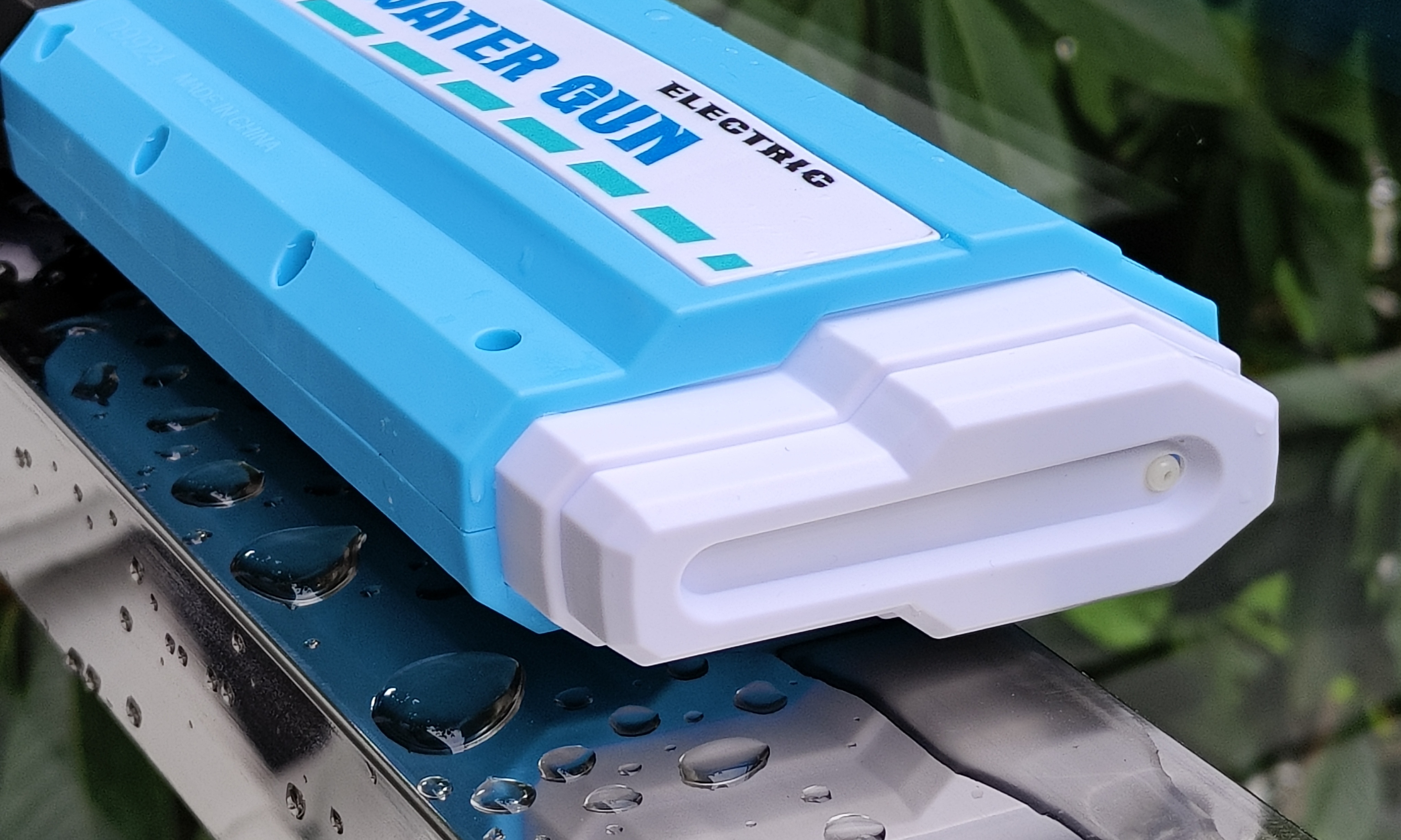 高科技水枪在手,我竟然成为游泳池里最靓的仔?