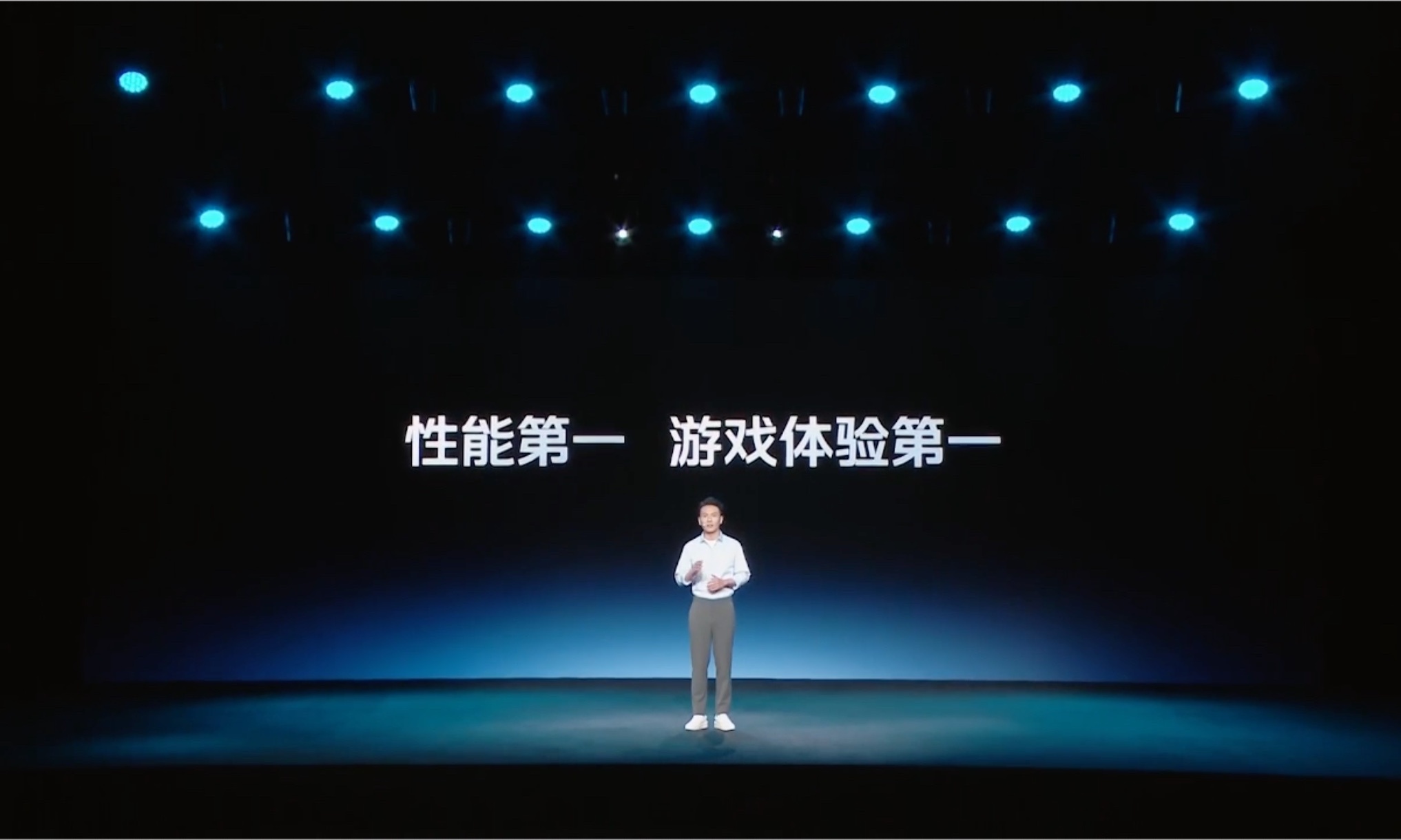 宣称「最强骁龙」旗舰，iQOO 13如何压榨骁龙8至尊版性能？
