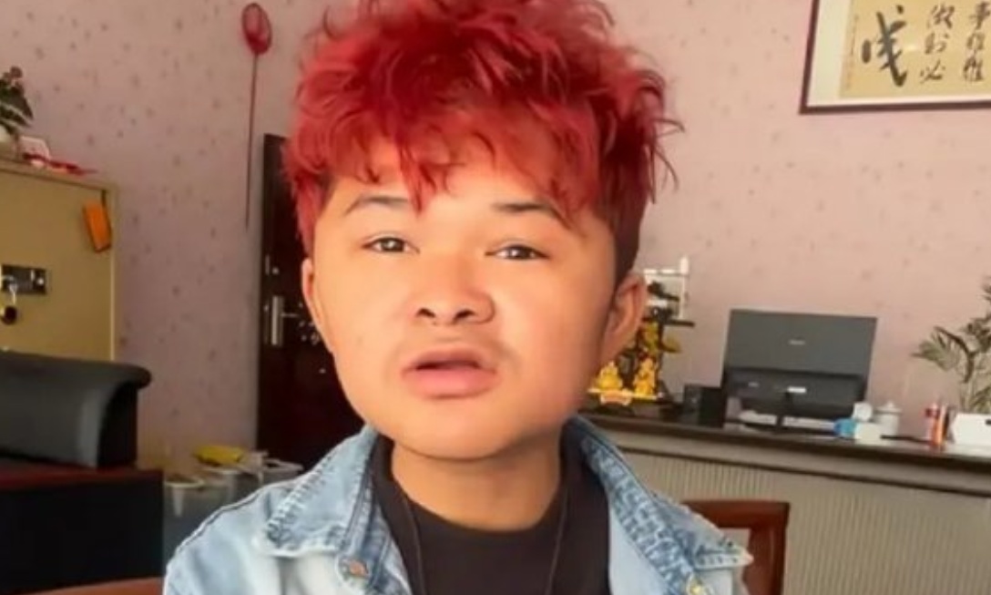 万万没想到！“小马云”范小勤成年首播，模样大变认不出