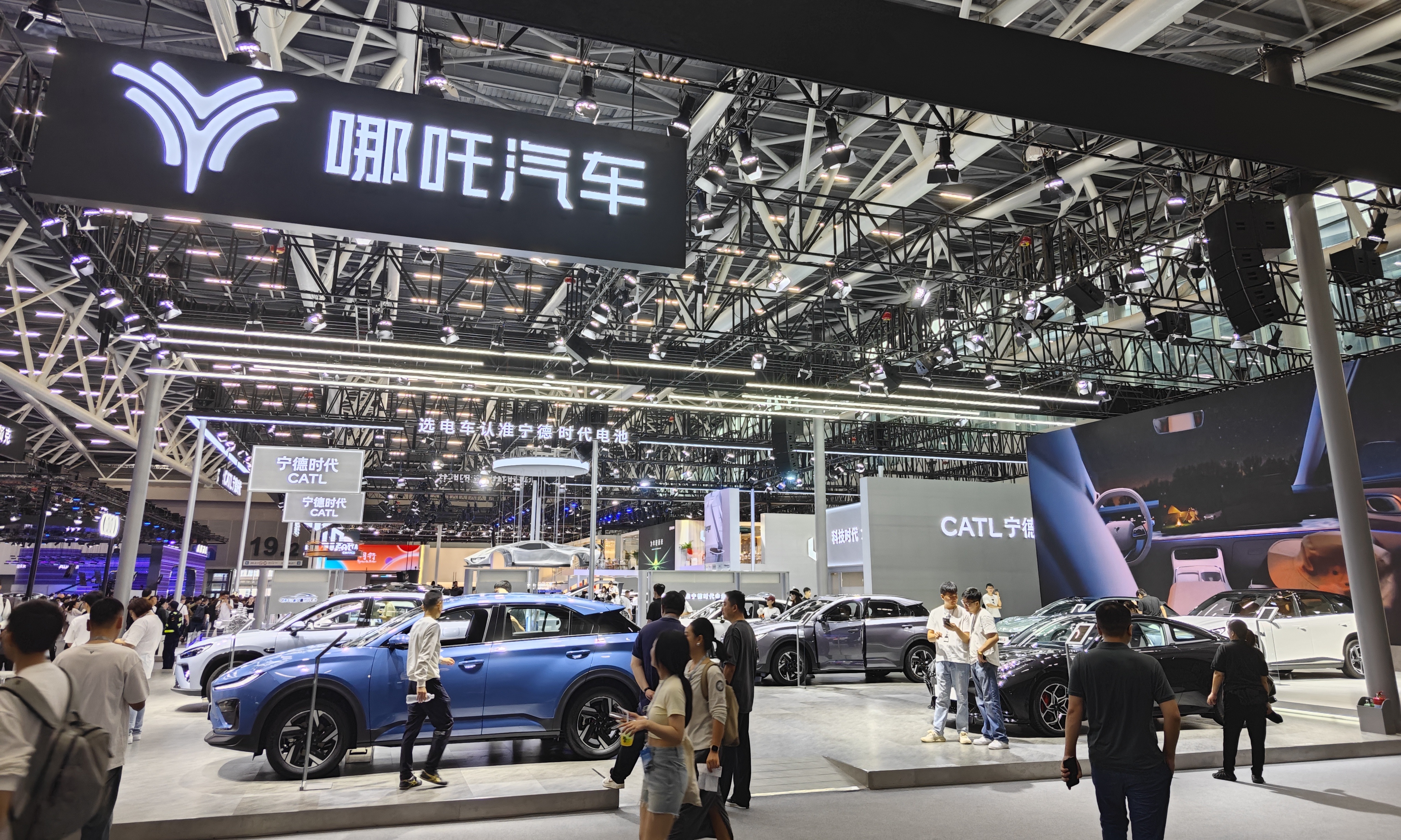 哪吒原CEO“跑路”英国“融资”，哪吒汽车能否等来白衣骑士？