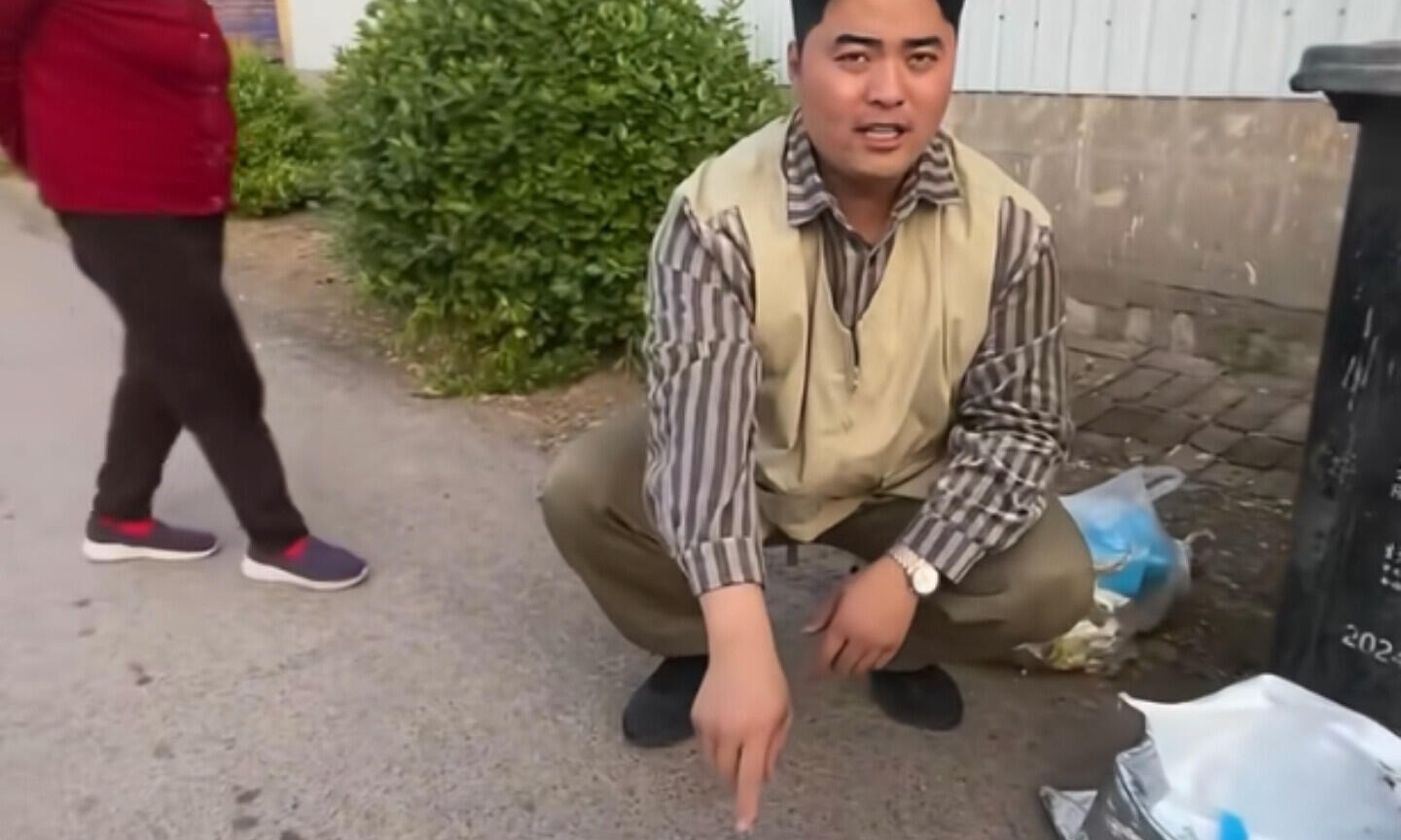 三年退款2700次！一哥们把「仅退款」当班上，把自己上进了局子