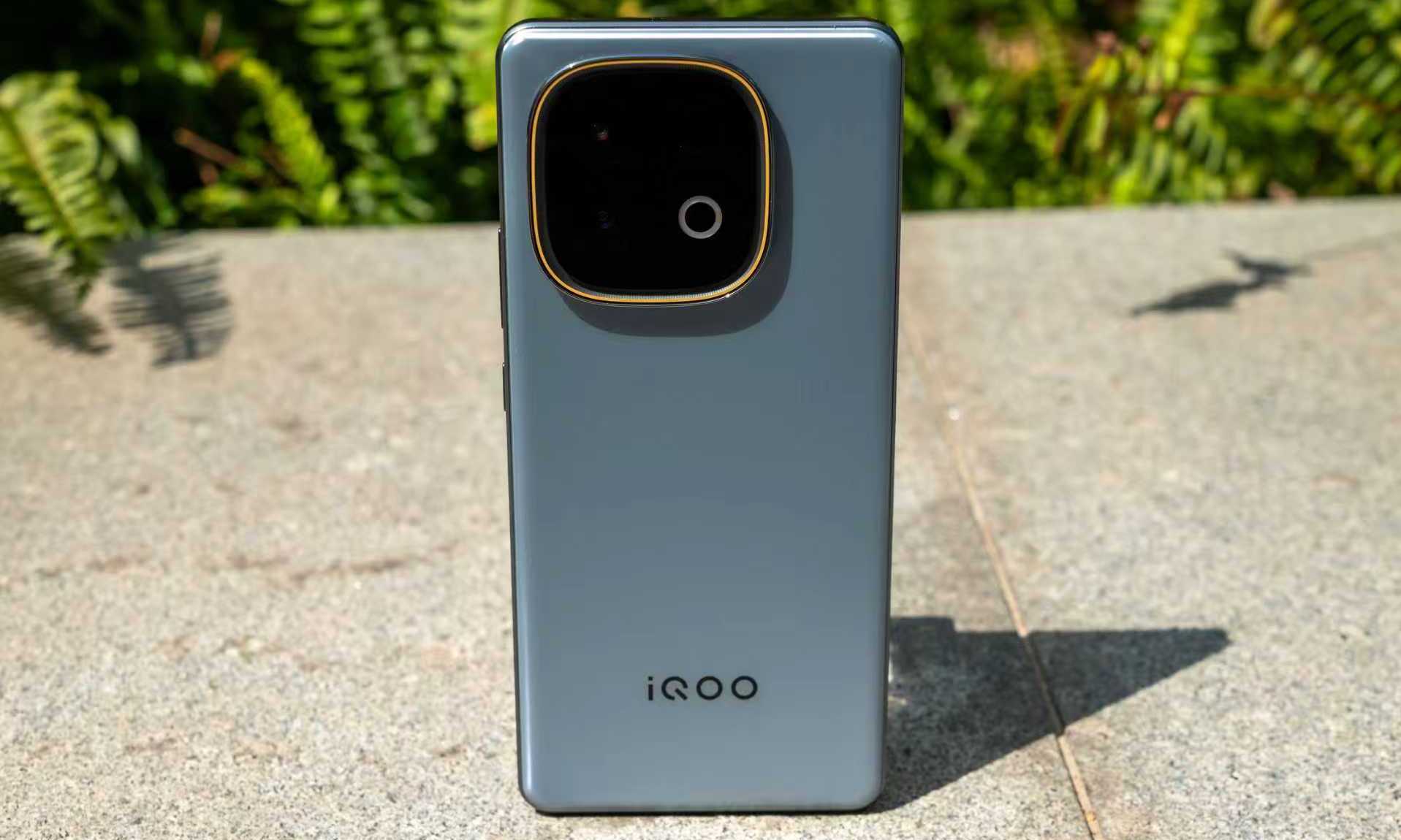 2199元起！iQOO Z10 Turbo+体验：性能释放不错，影像有提升空间