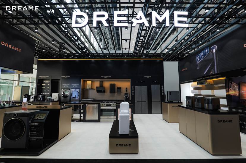 未来已来！全球首款仿生机械臂洗衣机广交会首发，开启高端洗护新纪元