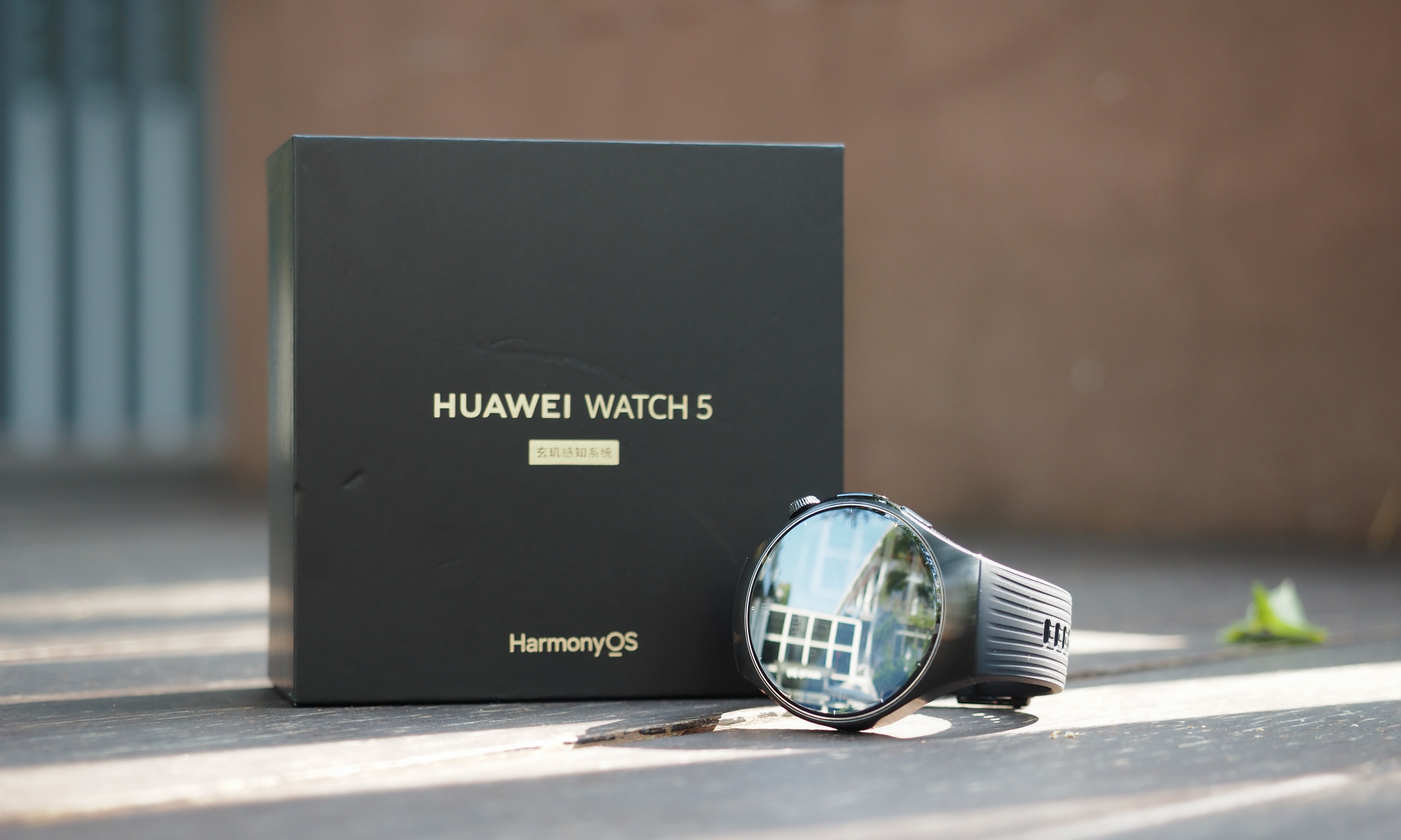 华为WATCH 5首发体验：智感窗能否成为健康监测的杀手锏？