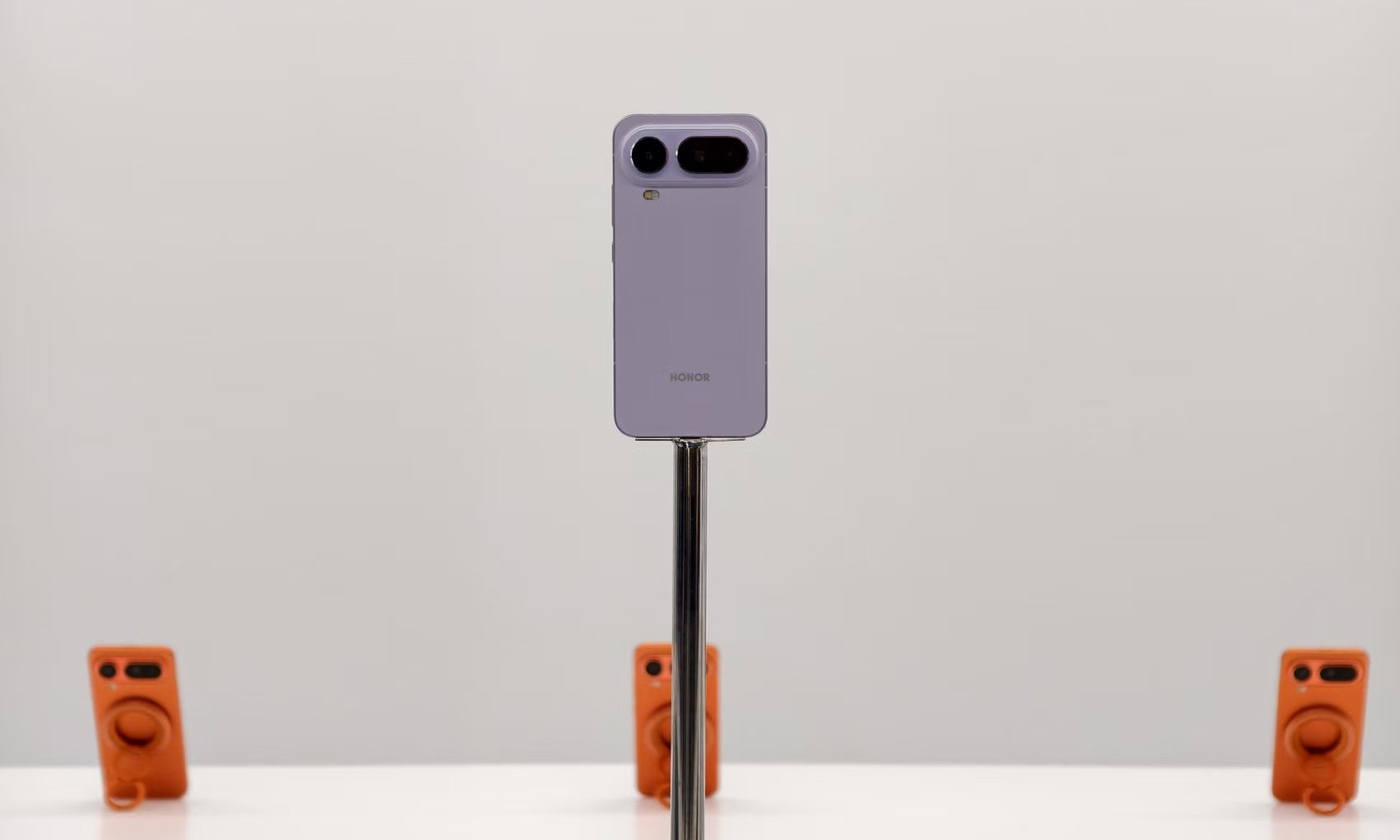 4999元起！荣耀三箭齐发：更Pro的Air旗舰，要从小屏卷向超轻薄赛道？