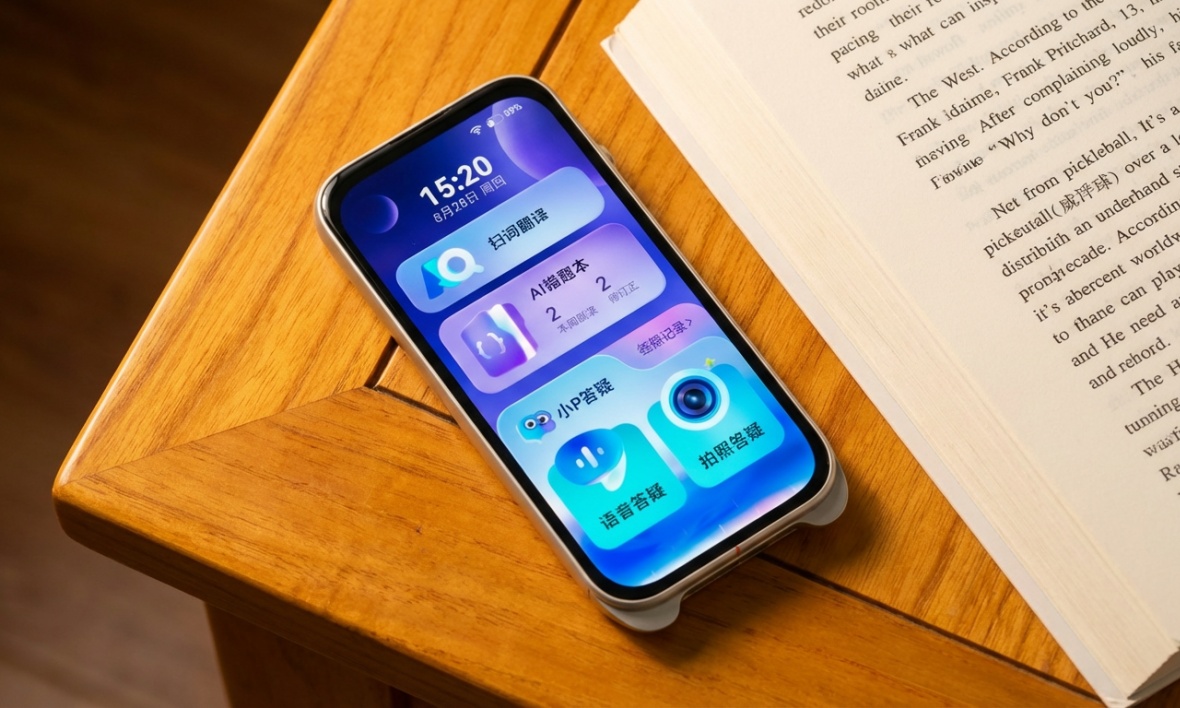 大厂混战AI硬件，这款产品一年内悄悄卖了一个亿