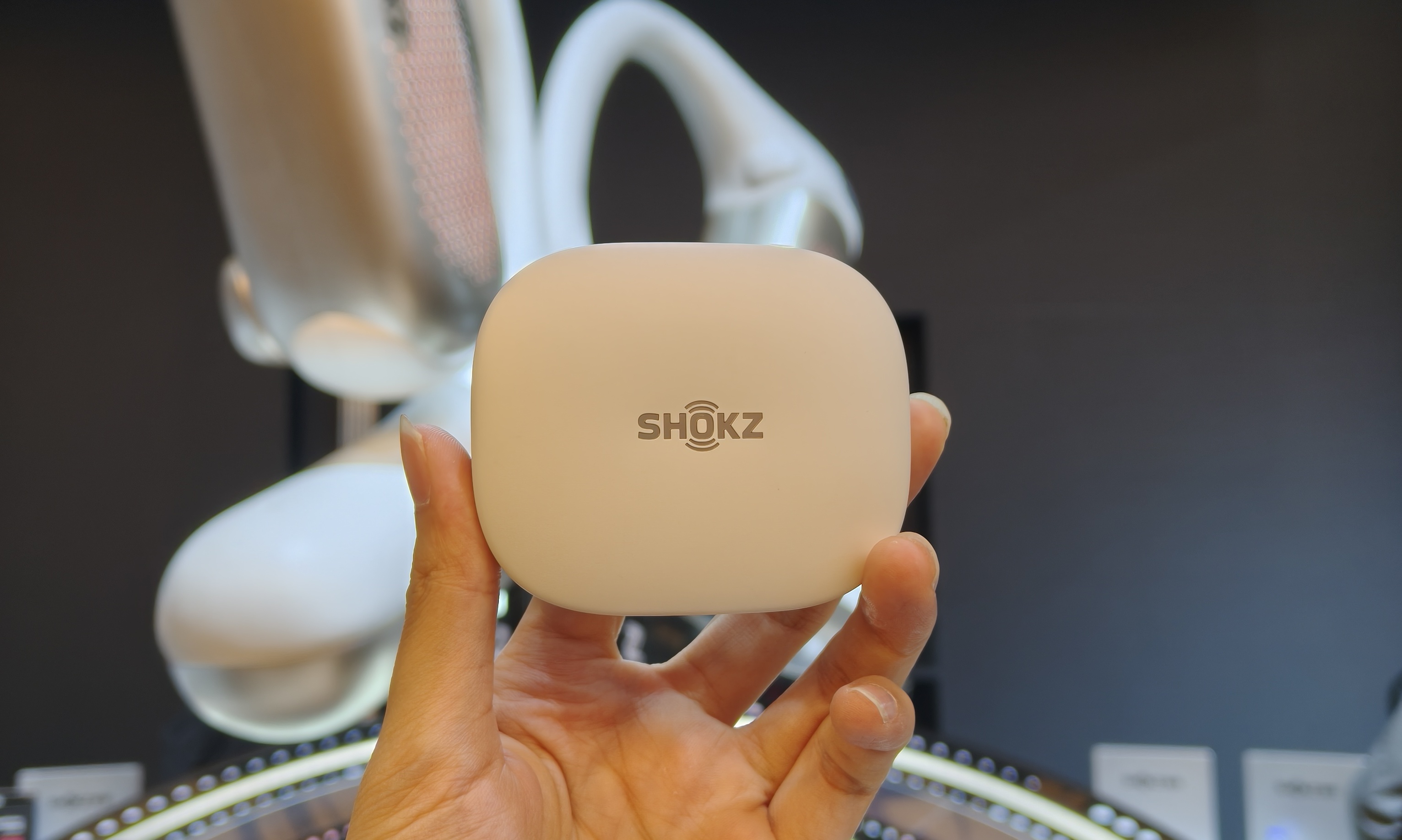 不仅音质大跃升，还有动态降噪！AWE实测韶音最新开放式耳机