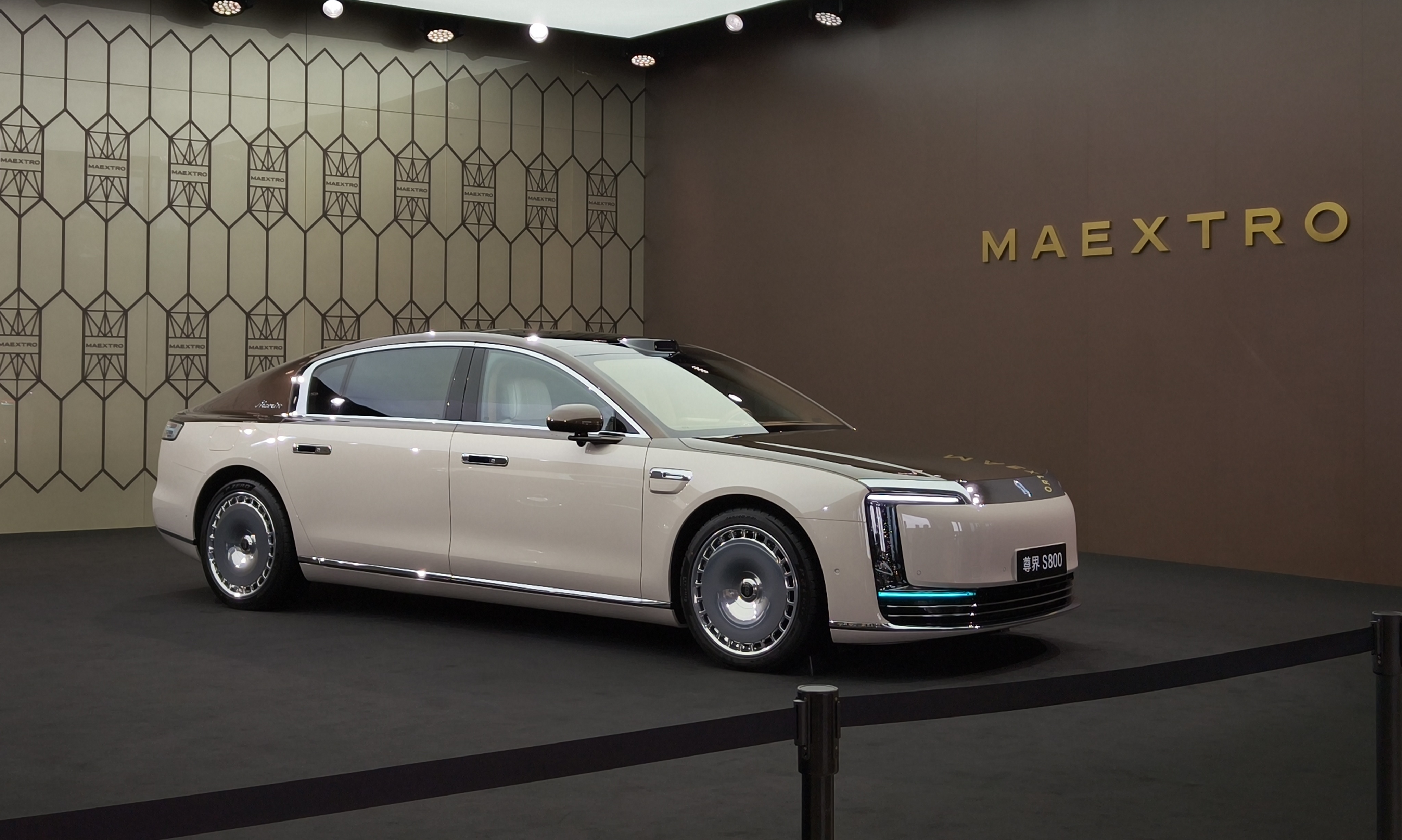 896线、双光路，华为把激光雷达卷到了新高度