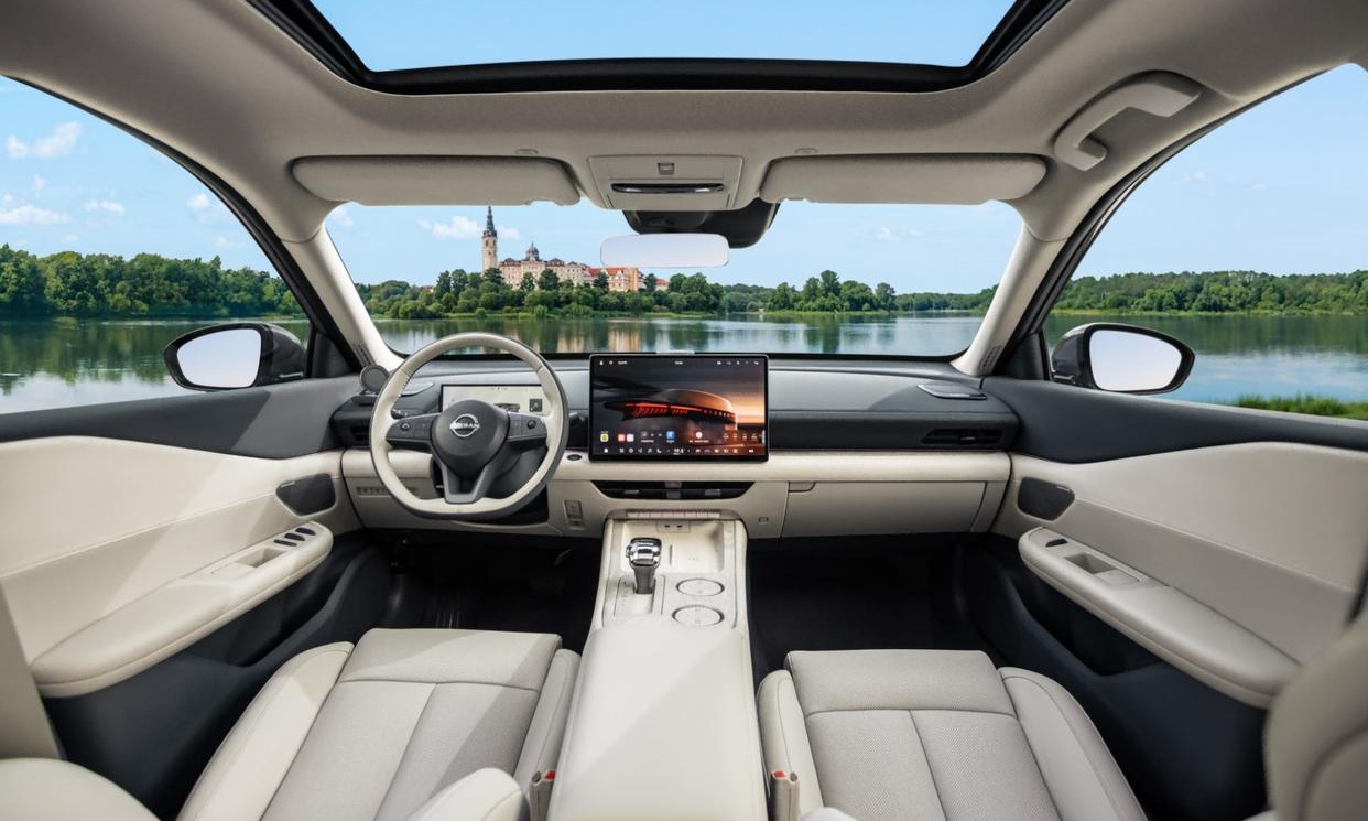 鸿蒙智行杀入燃油车!电动车的“智能霸权”终于要被终结了?