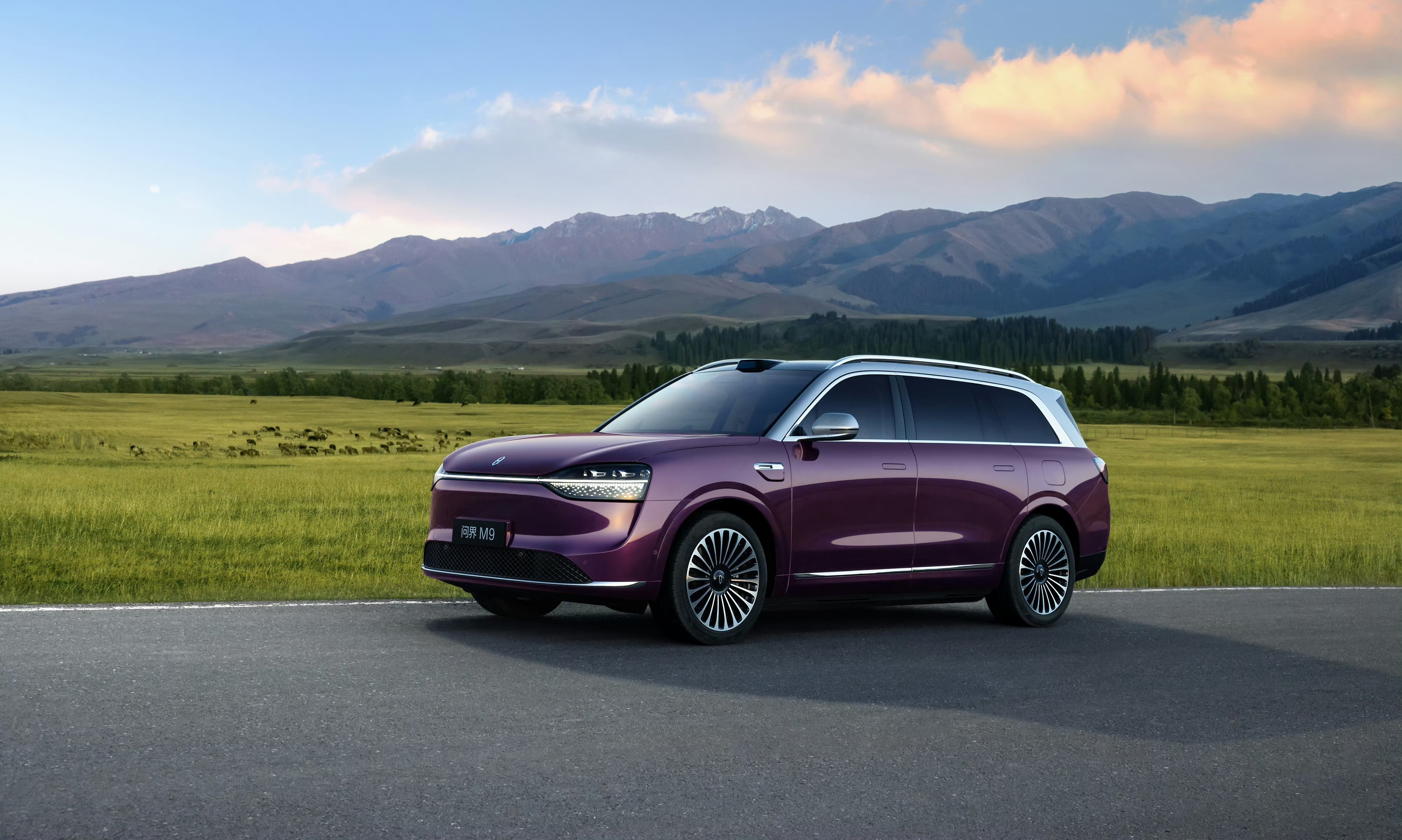 连续三年霸屏春晚，问界把“科技送福”做成了新年俗