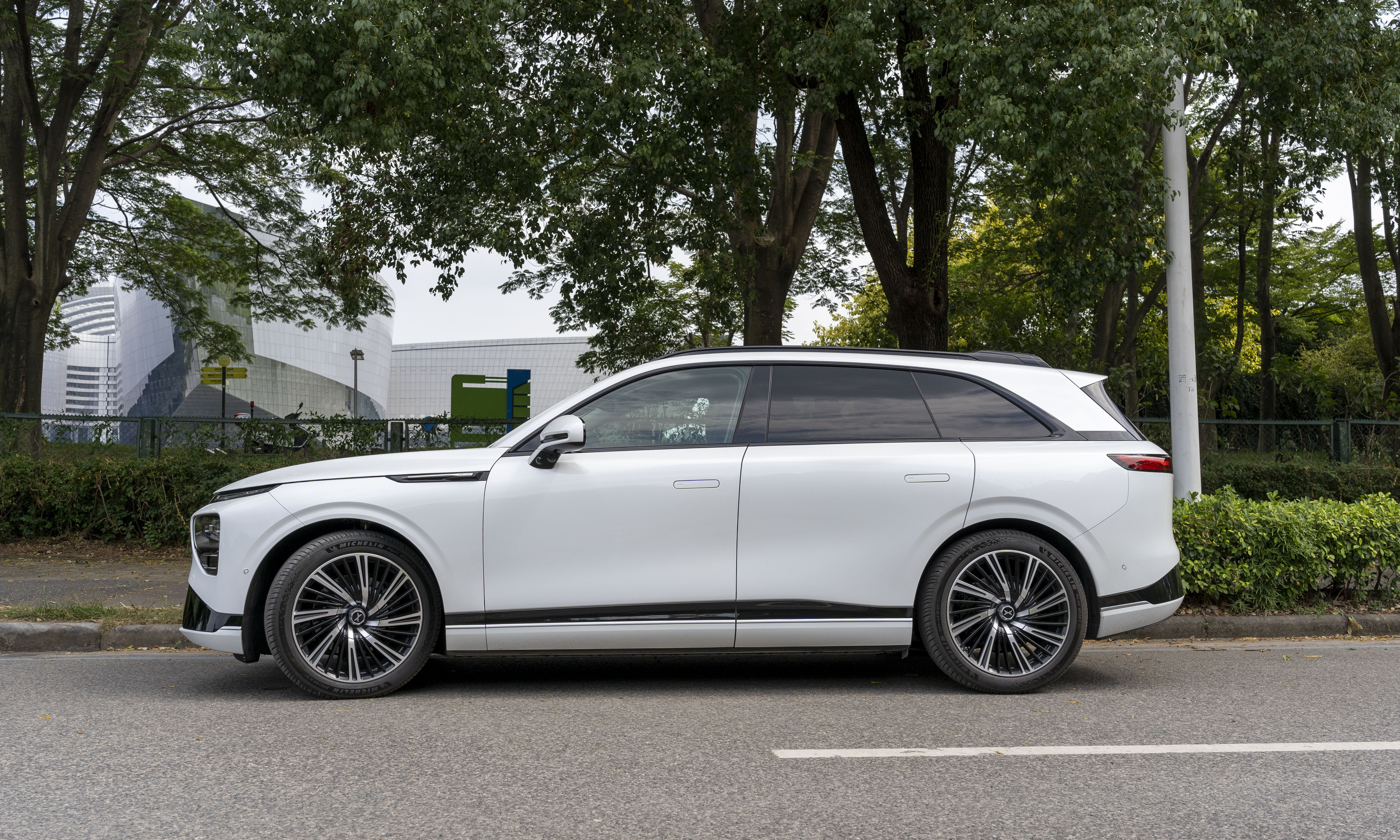 比G9更大!小鹏加码大型SUV赛道:SUV和高端化迎来拐点